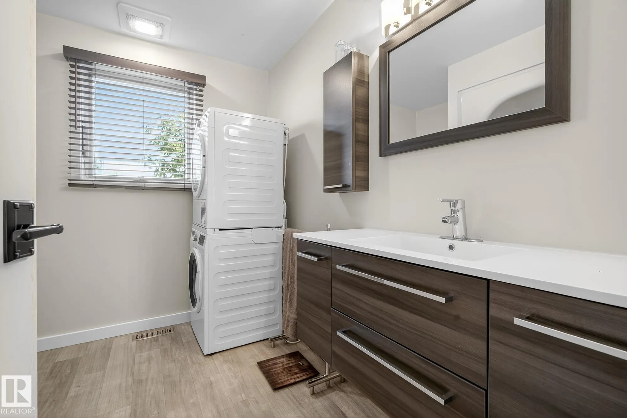 139 SILVER Beach