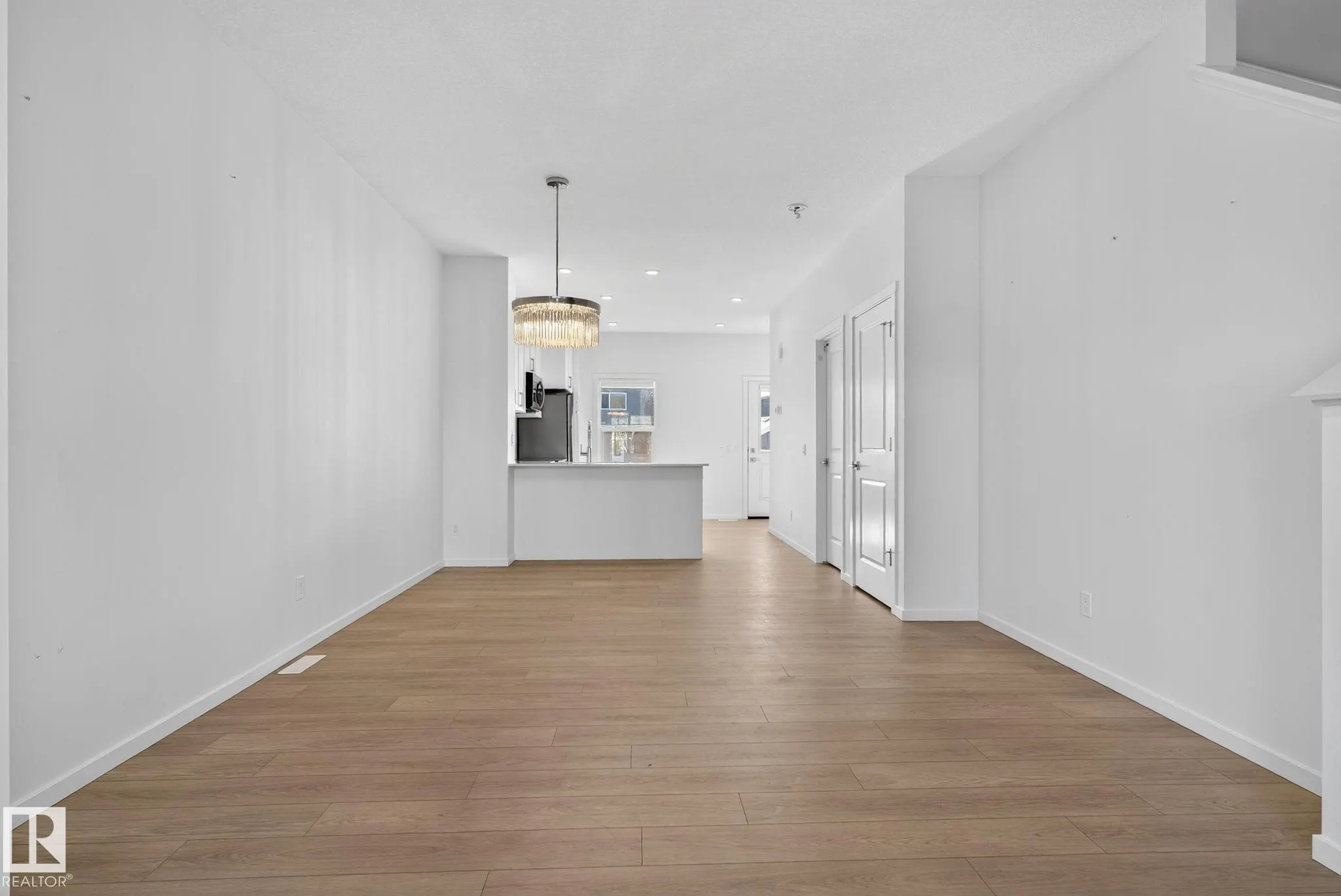 264 ORCHARDS Boulevard
