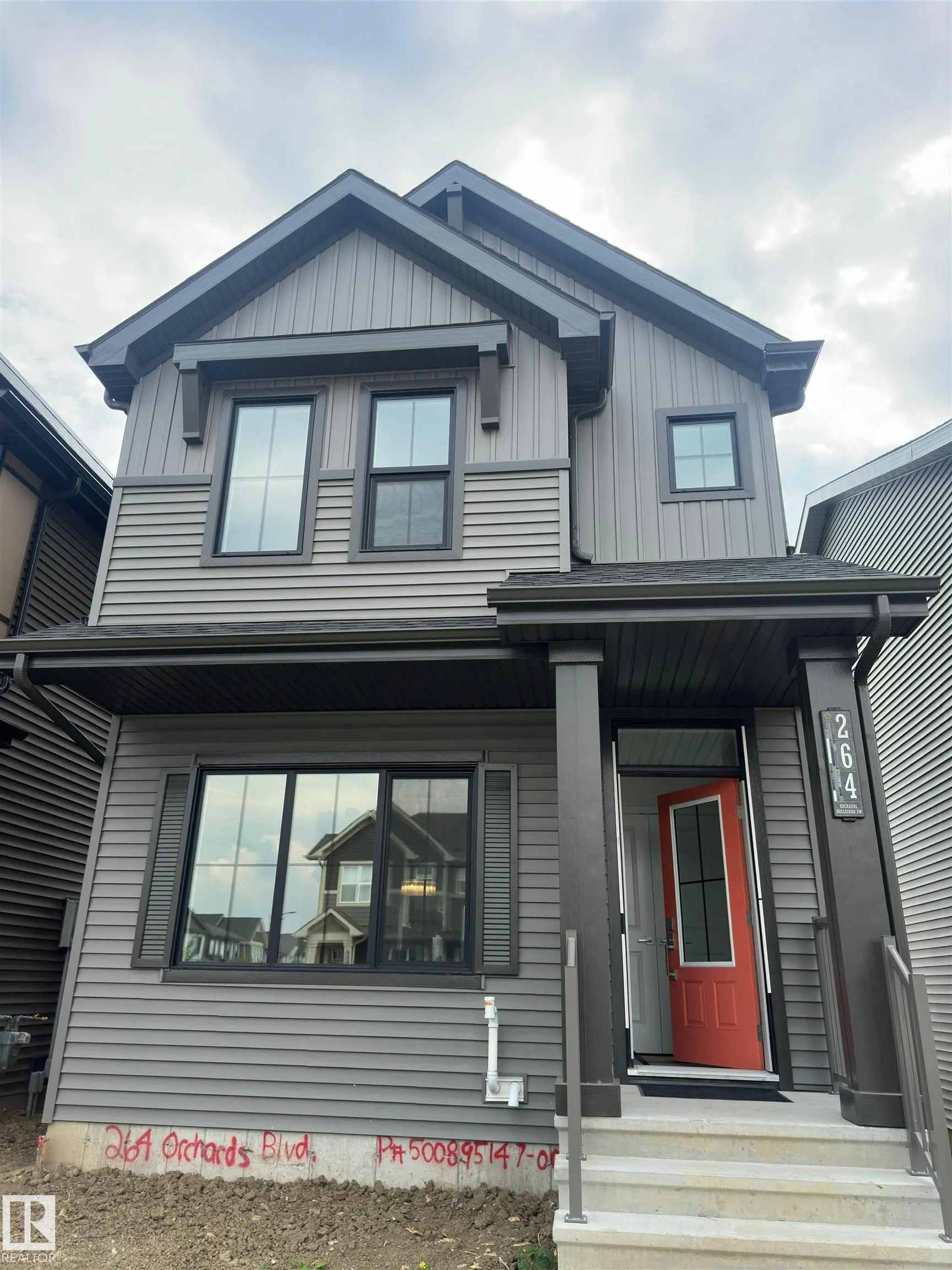 264 ORCHARDS Boulevard