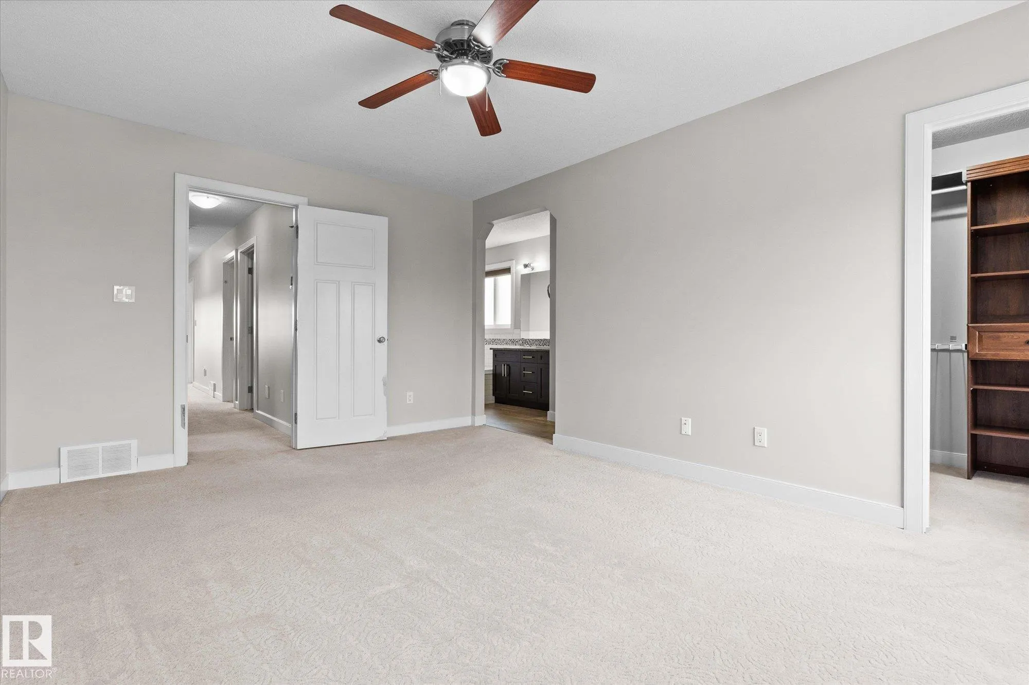 77 SPRUCE RIDGE Drive