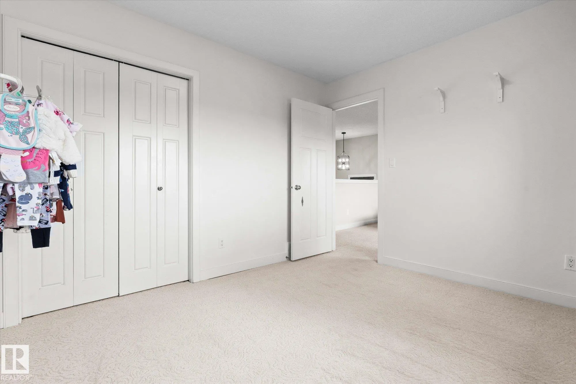 77 SPRUCE RIDGE Drive