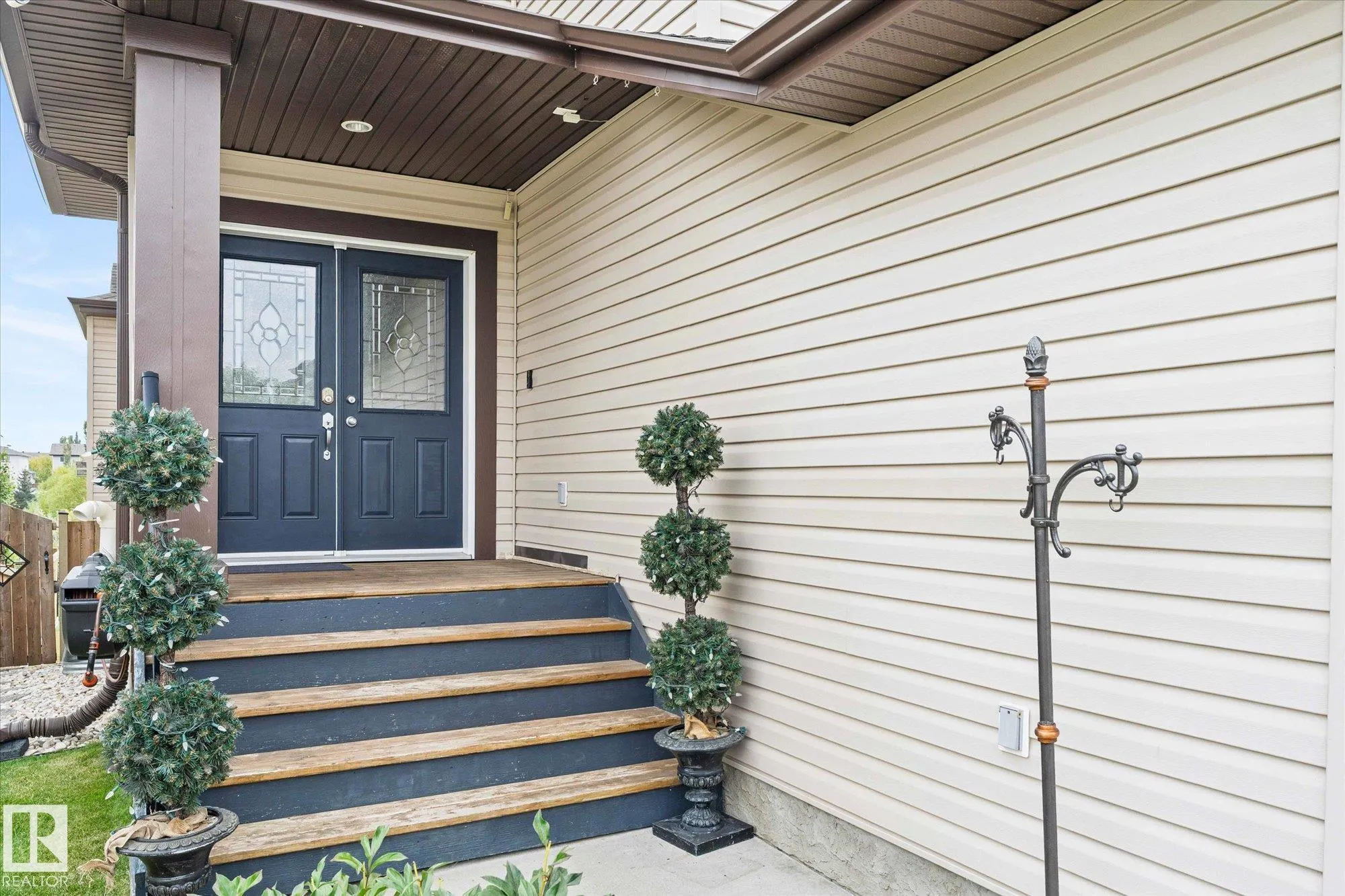 77 SPRUCE RIDGE Drive