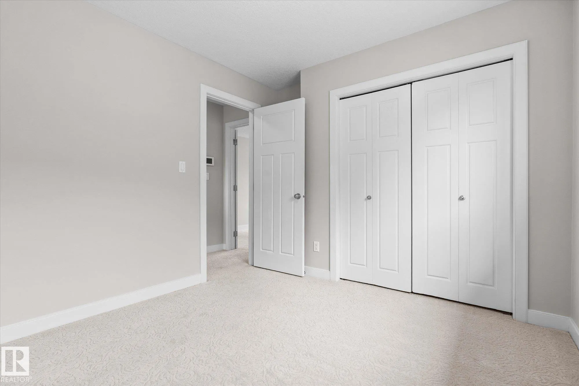 77 SPRUCE RIDGE Drive