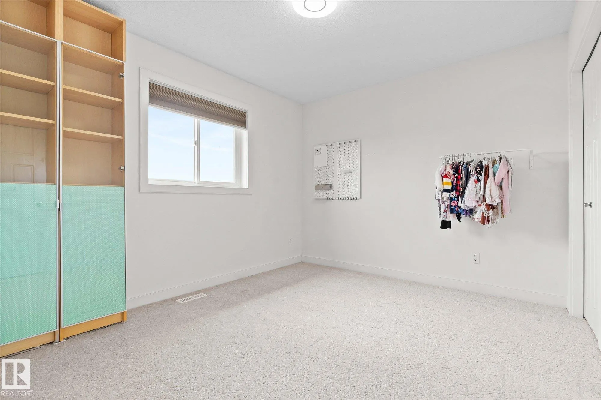 77 SPRUCE RIDGE Drive