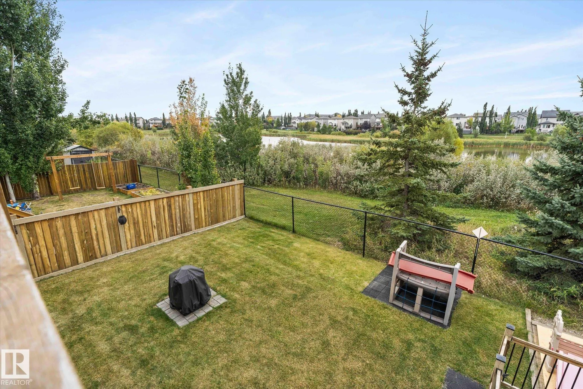 77 SPRUCE RIDGE Drive