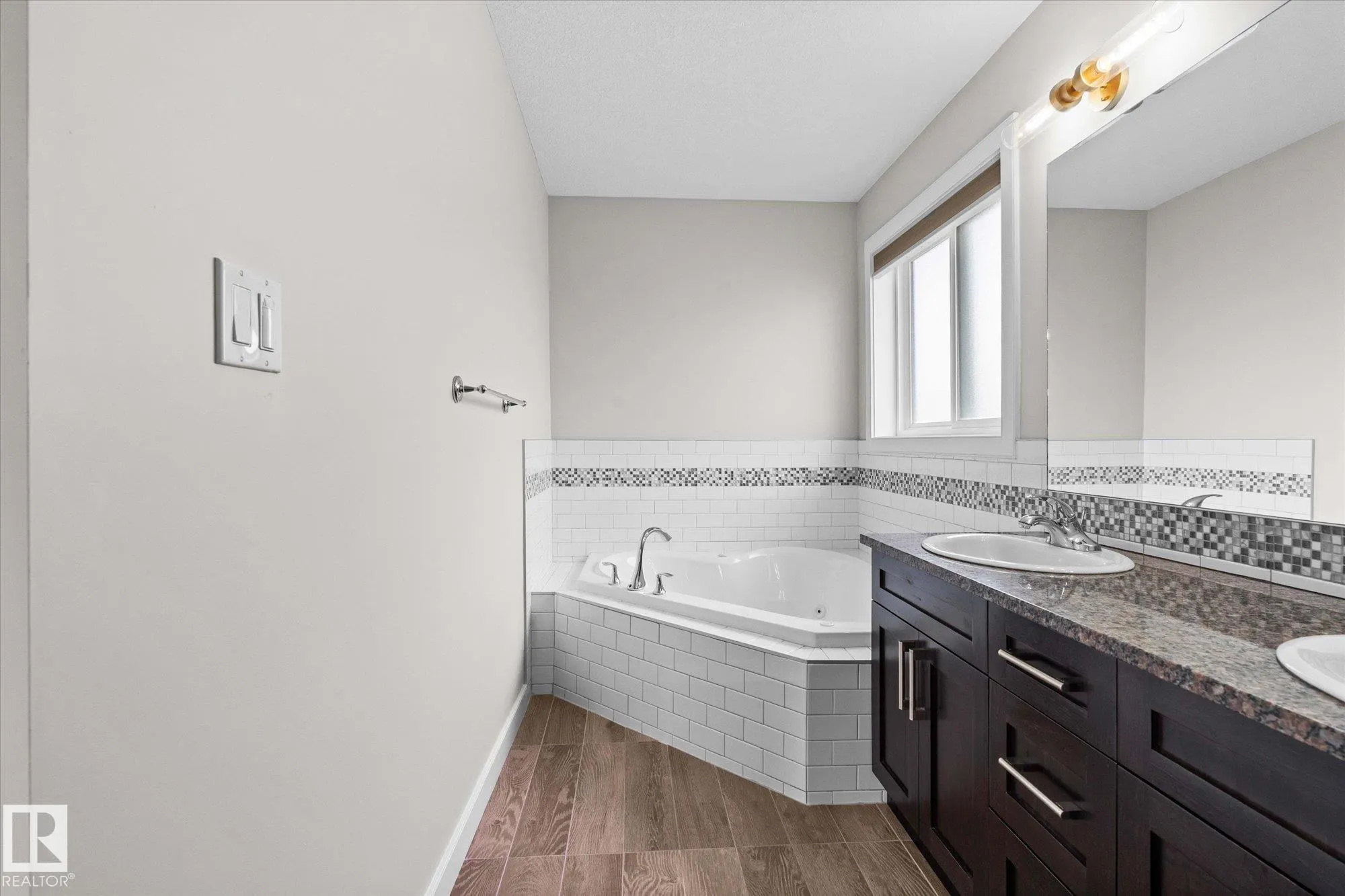 77 SPRUCE RIDGE Drive