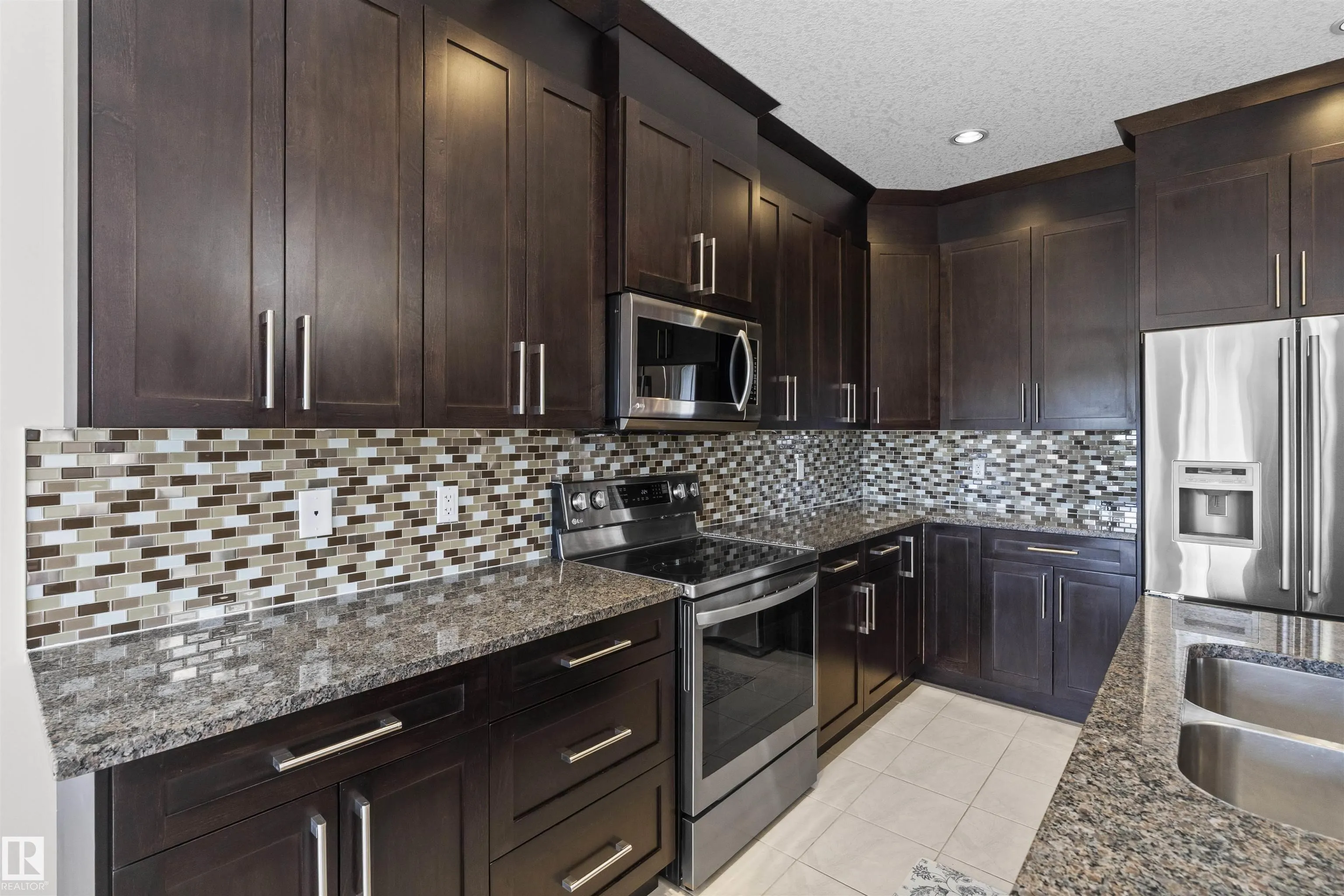 77 SPRUCE RIDGE Drive