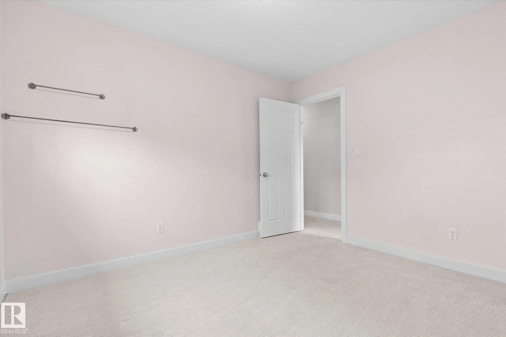 77 SPRUCE RIDGE Drive