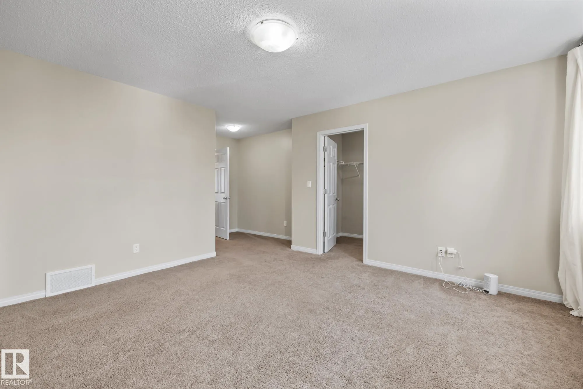 8382 ELLIS Crescent