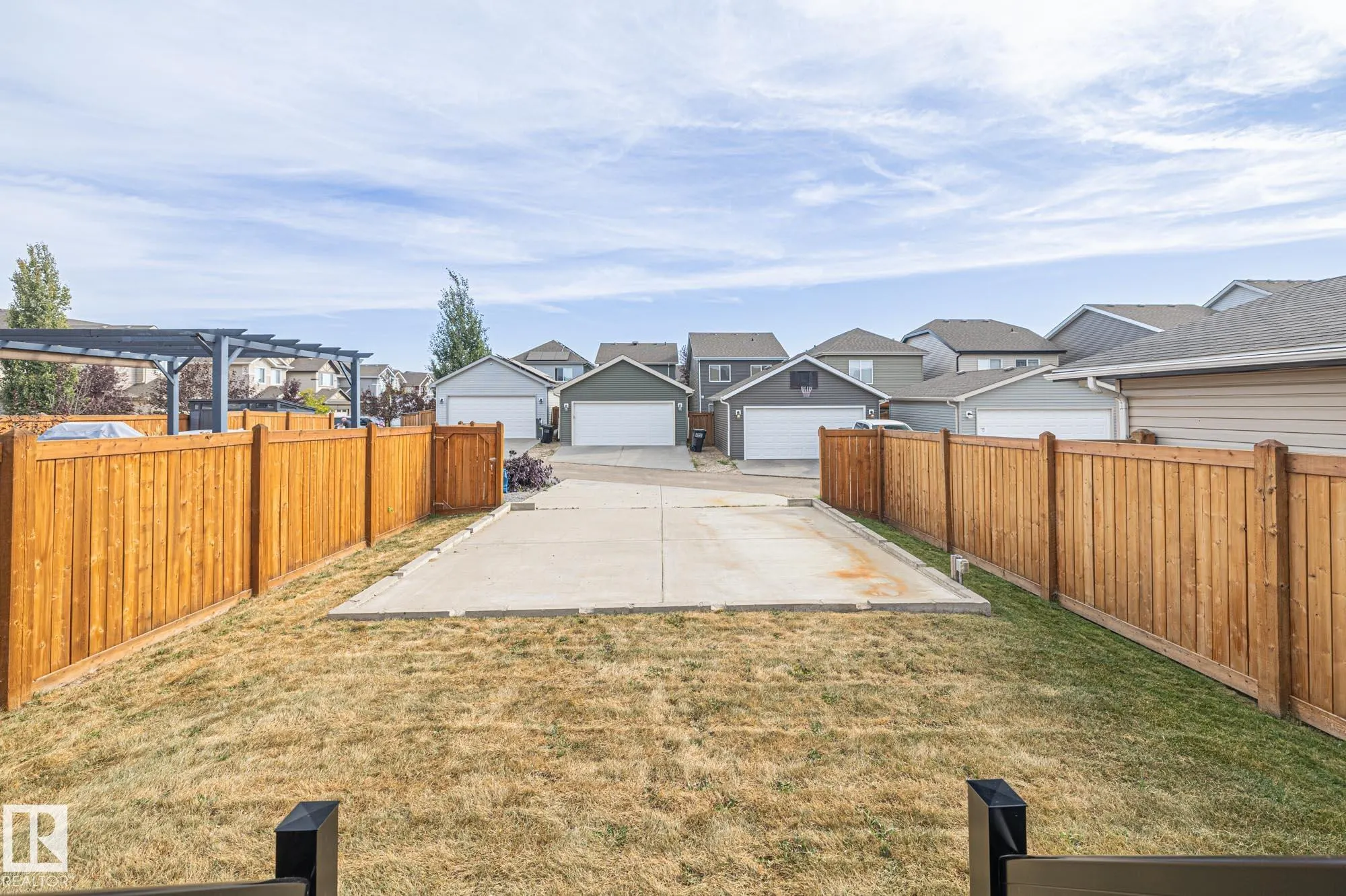 8382 ELLIS Crescent