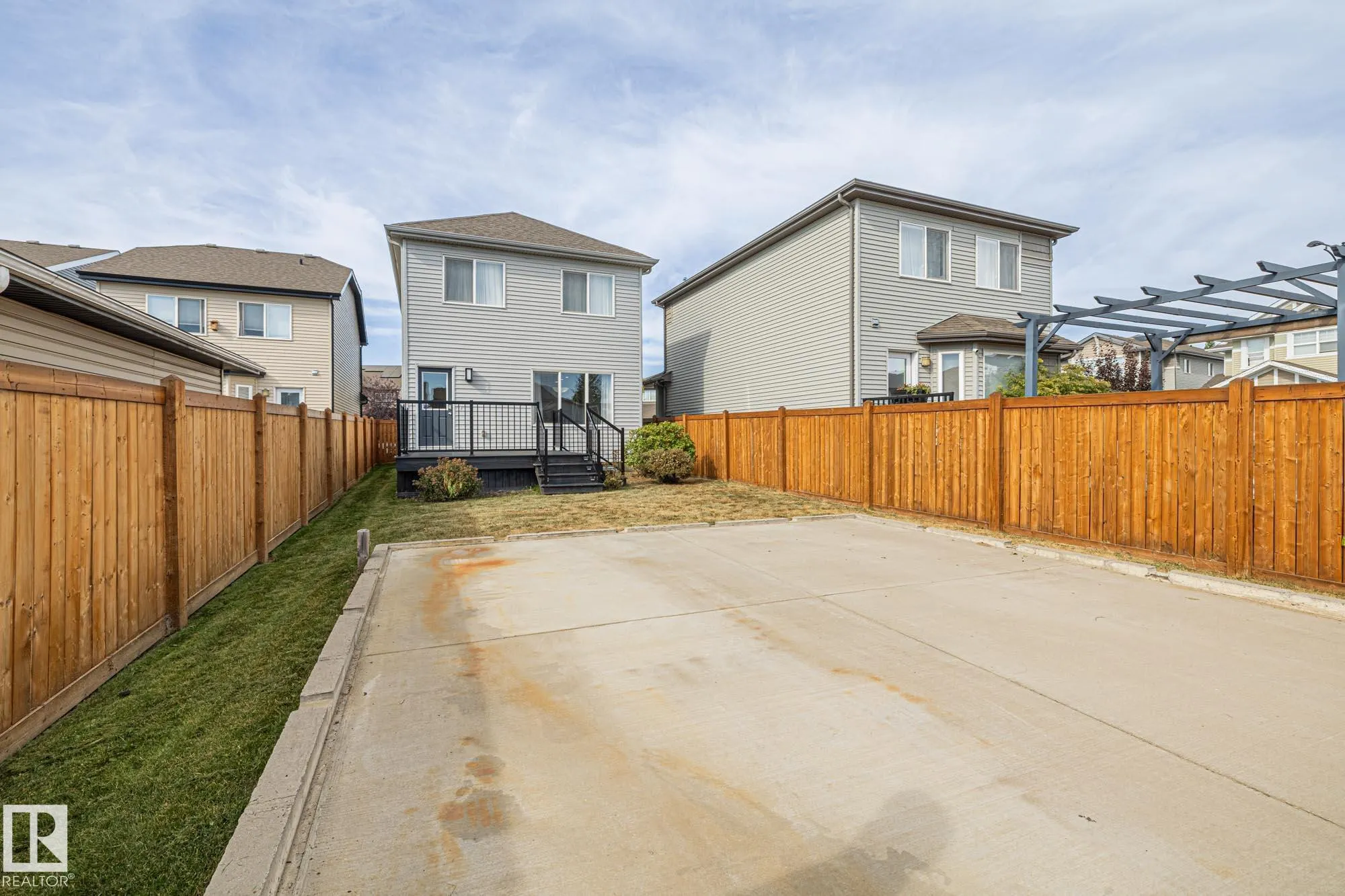 8382 ELLIS Crescent
