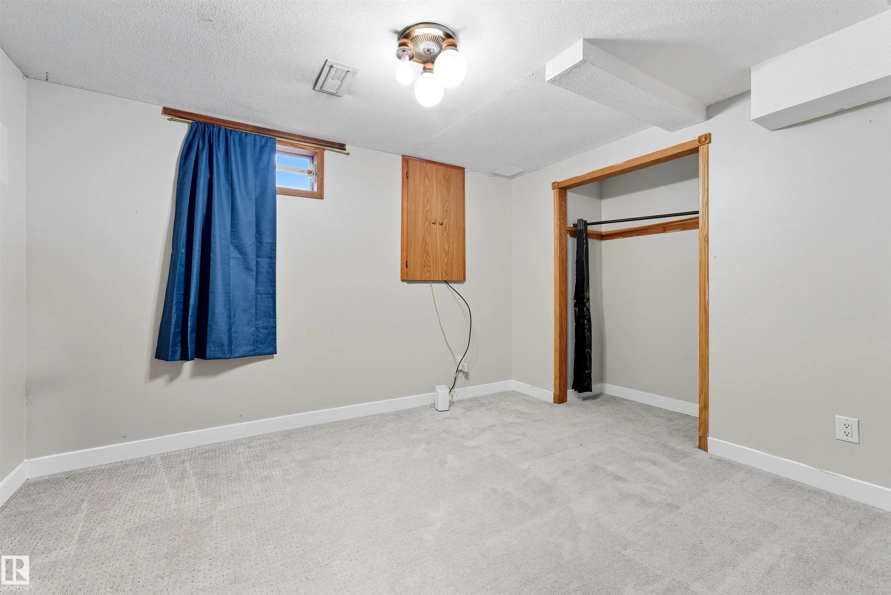 363 HUFFMAN Crescent