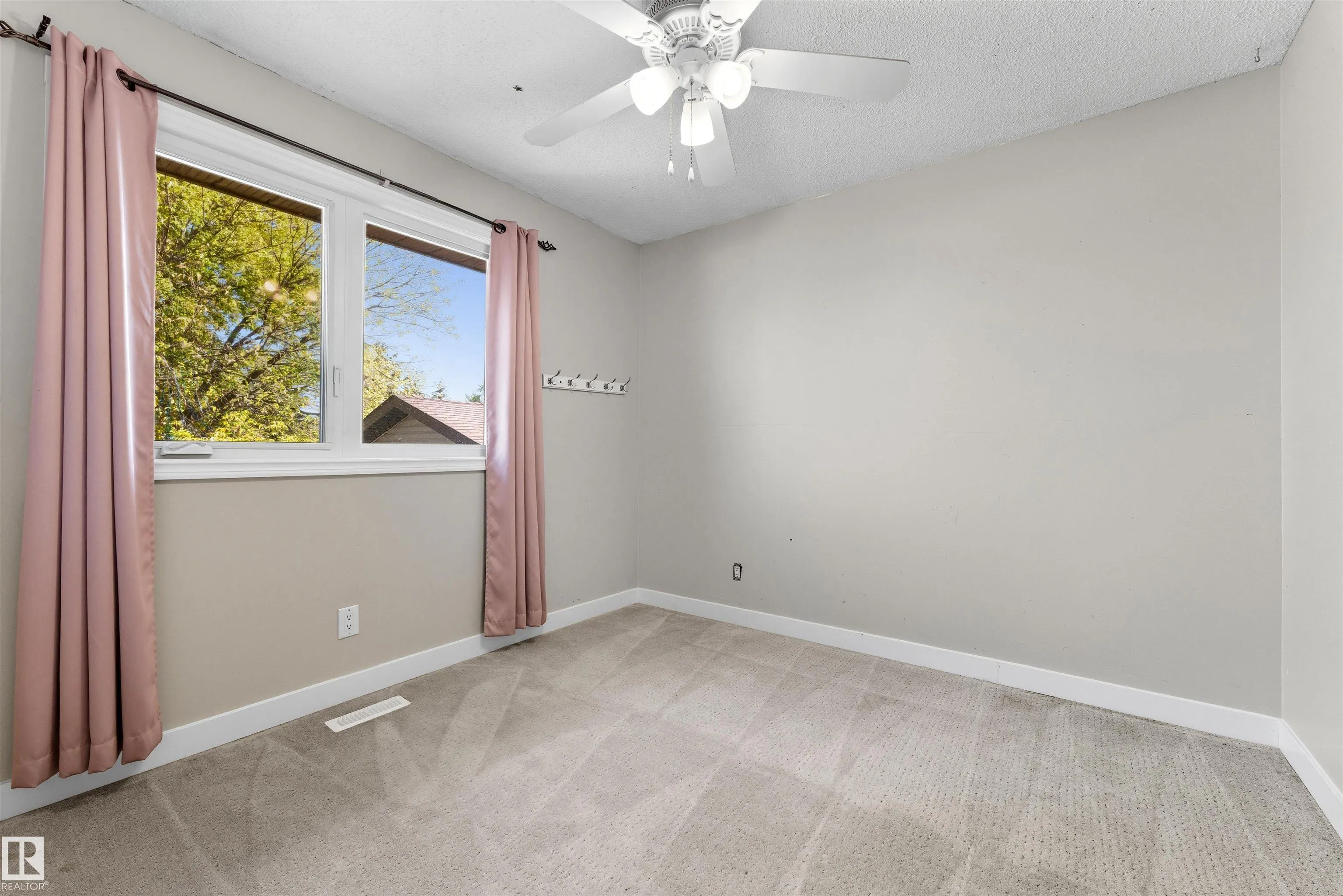 363 HUFFMAN Crescent
