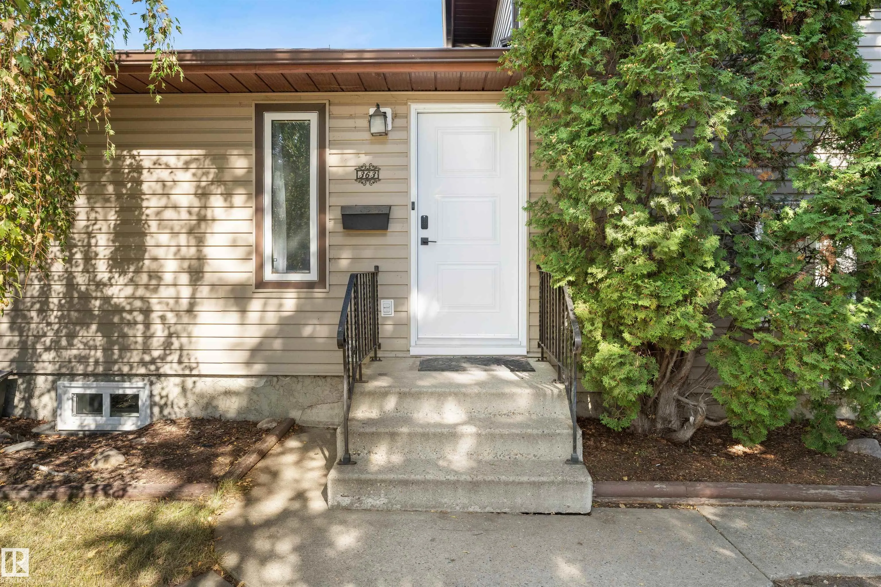 363 HUFFMAN Crescent