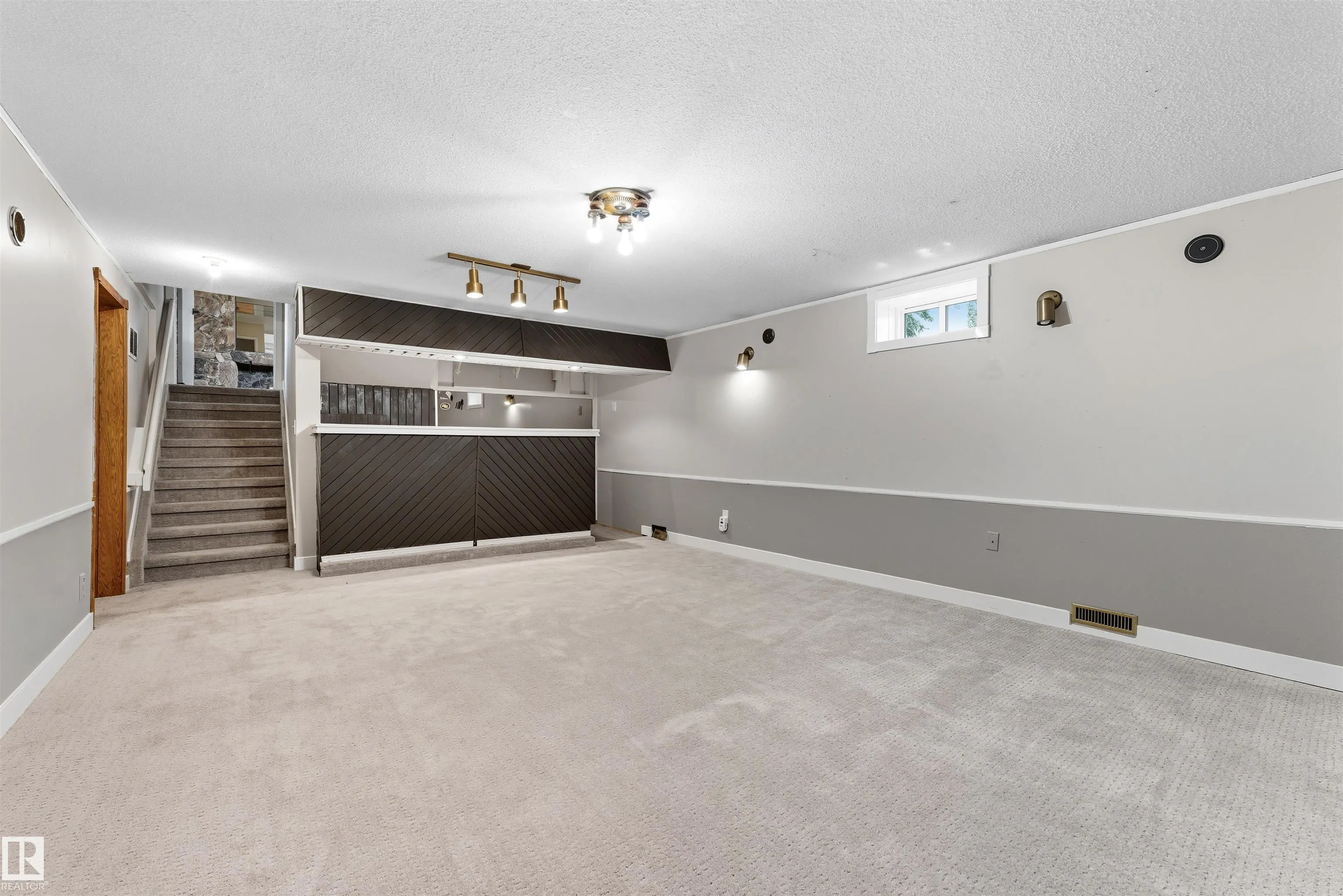 363 HUFFMAN Crescent
