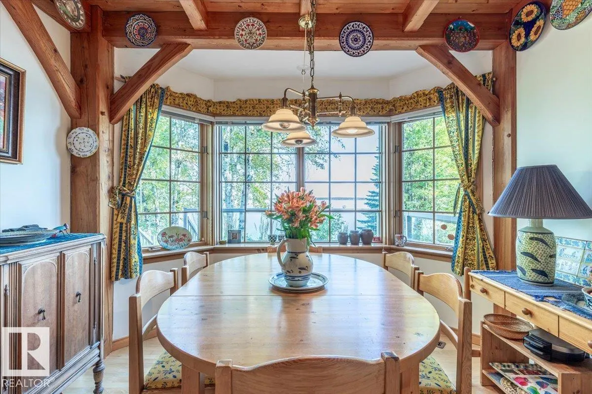 263 Lakeshore Drive