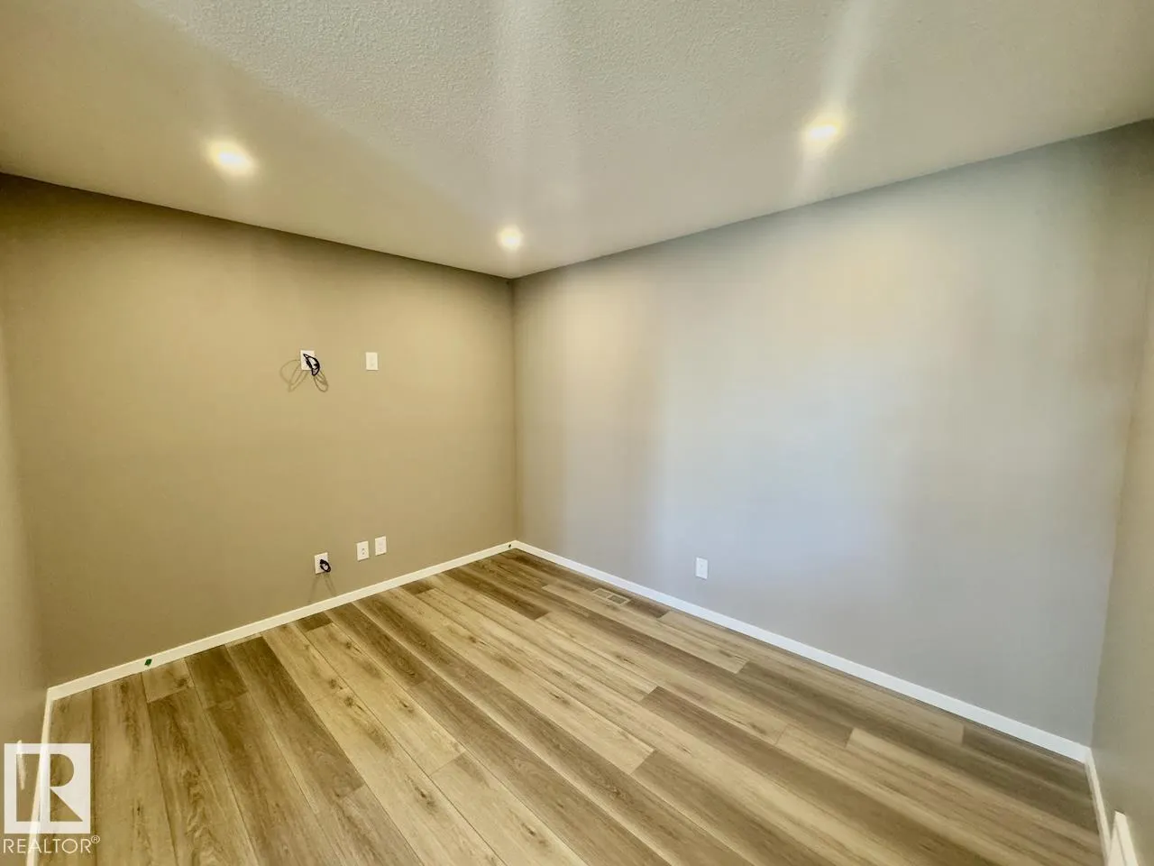 1126 Crestview Terrace