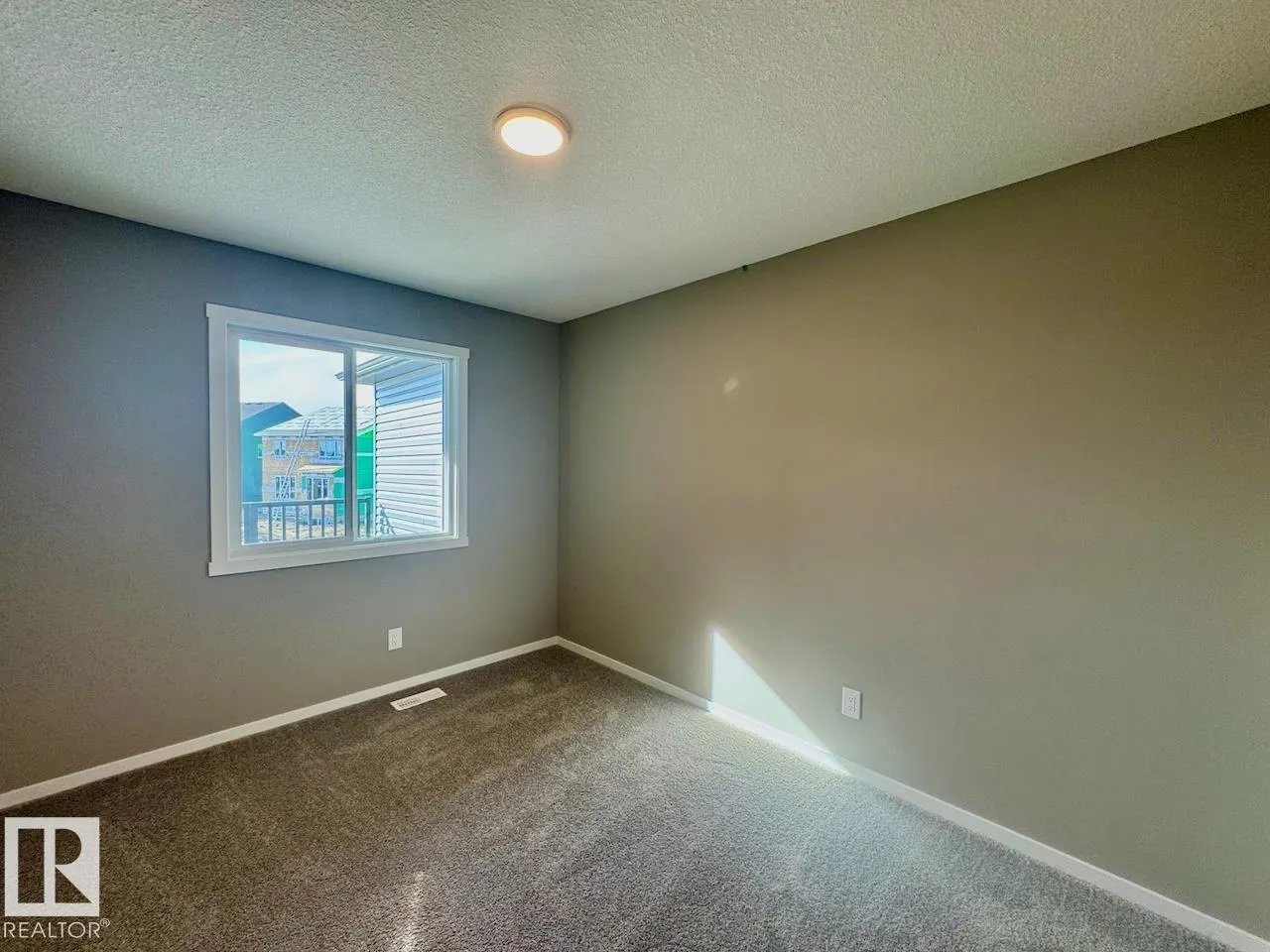 1126 Crestview Terrace