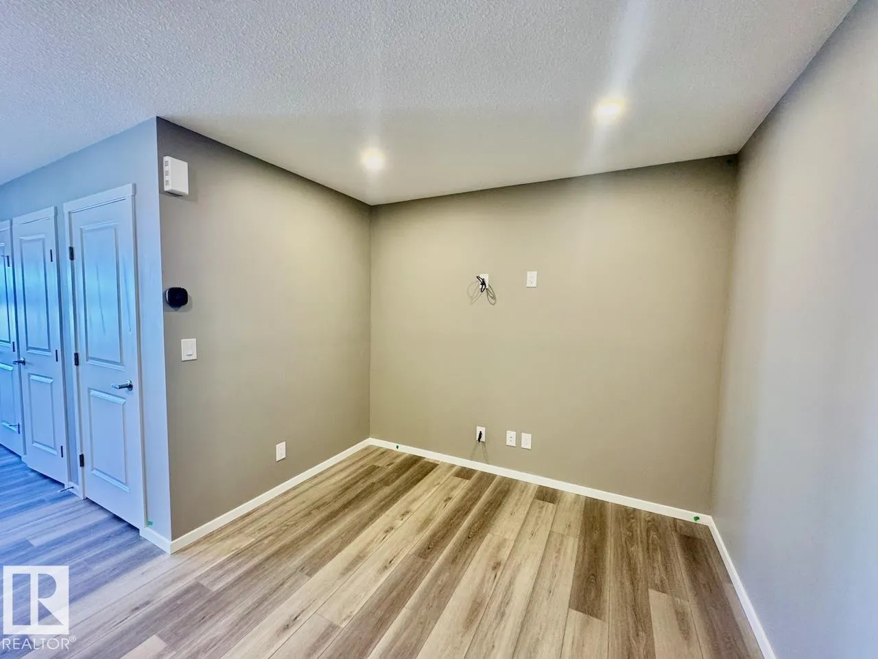 1126 Crestview Terrace