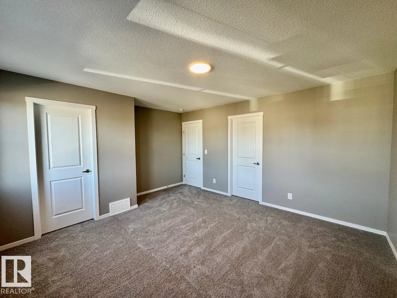 1126 Crestview Terrace