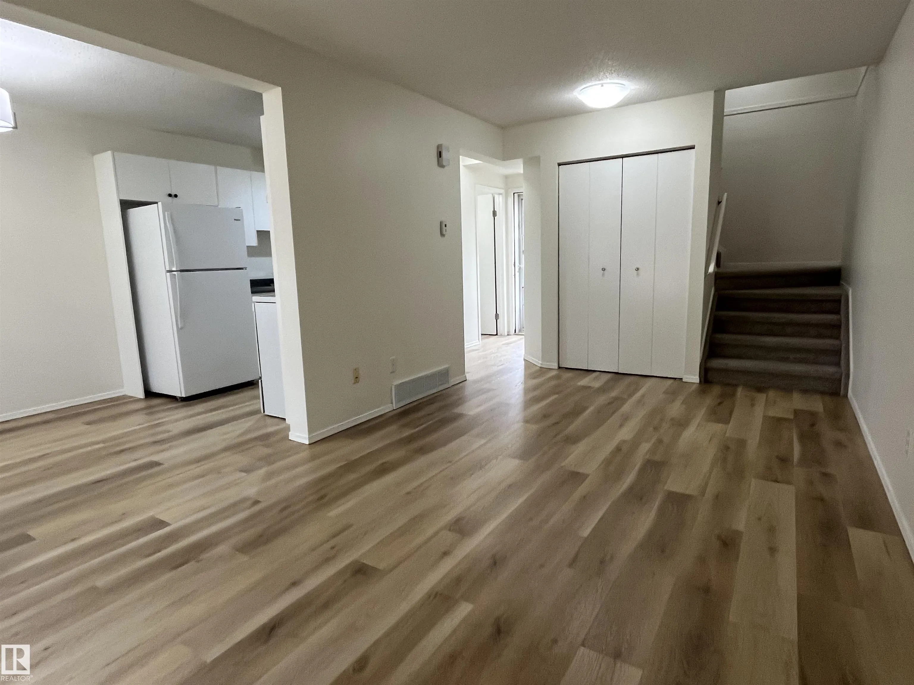 17 IMPERIAL Crescent