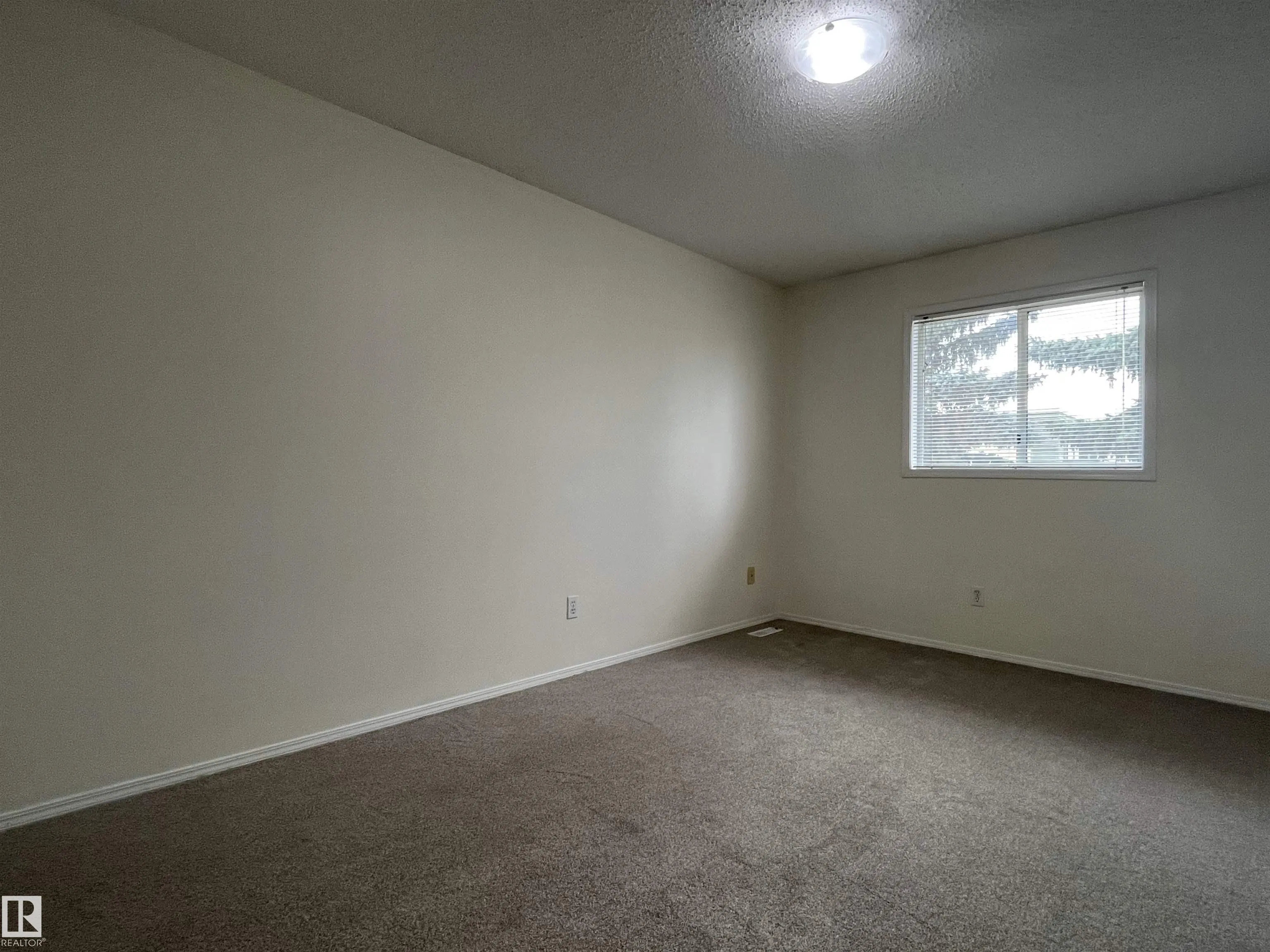 17 IMPERIAL Crescent