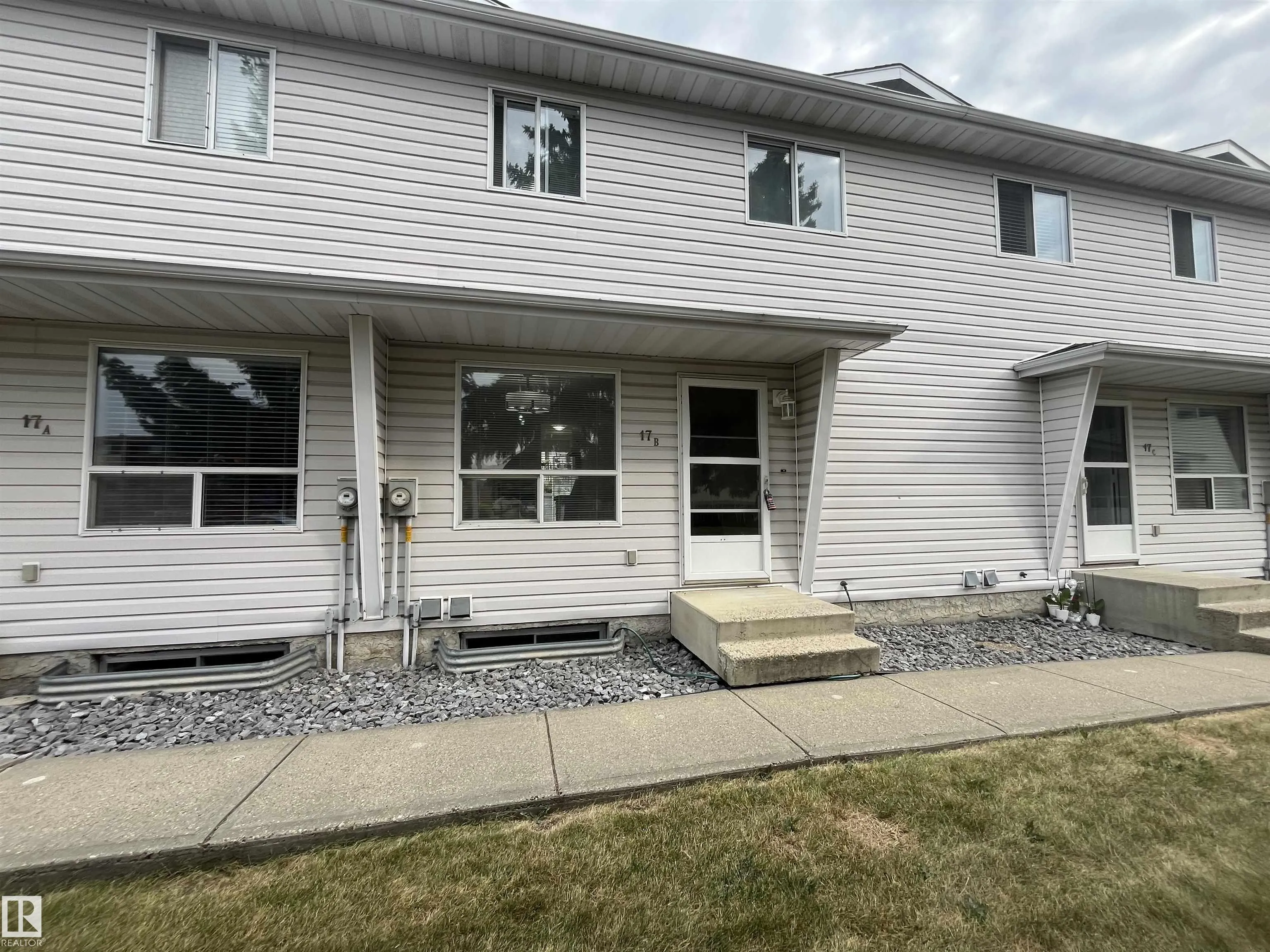 17 IMPERIAL Crescent