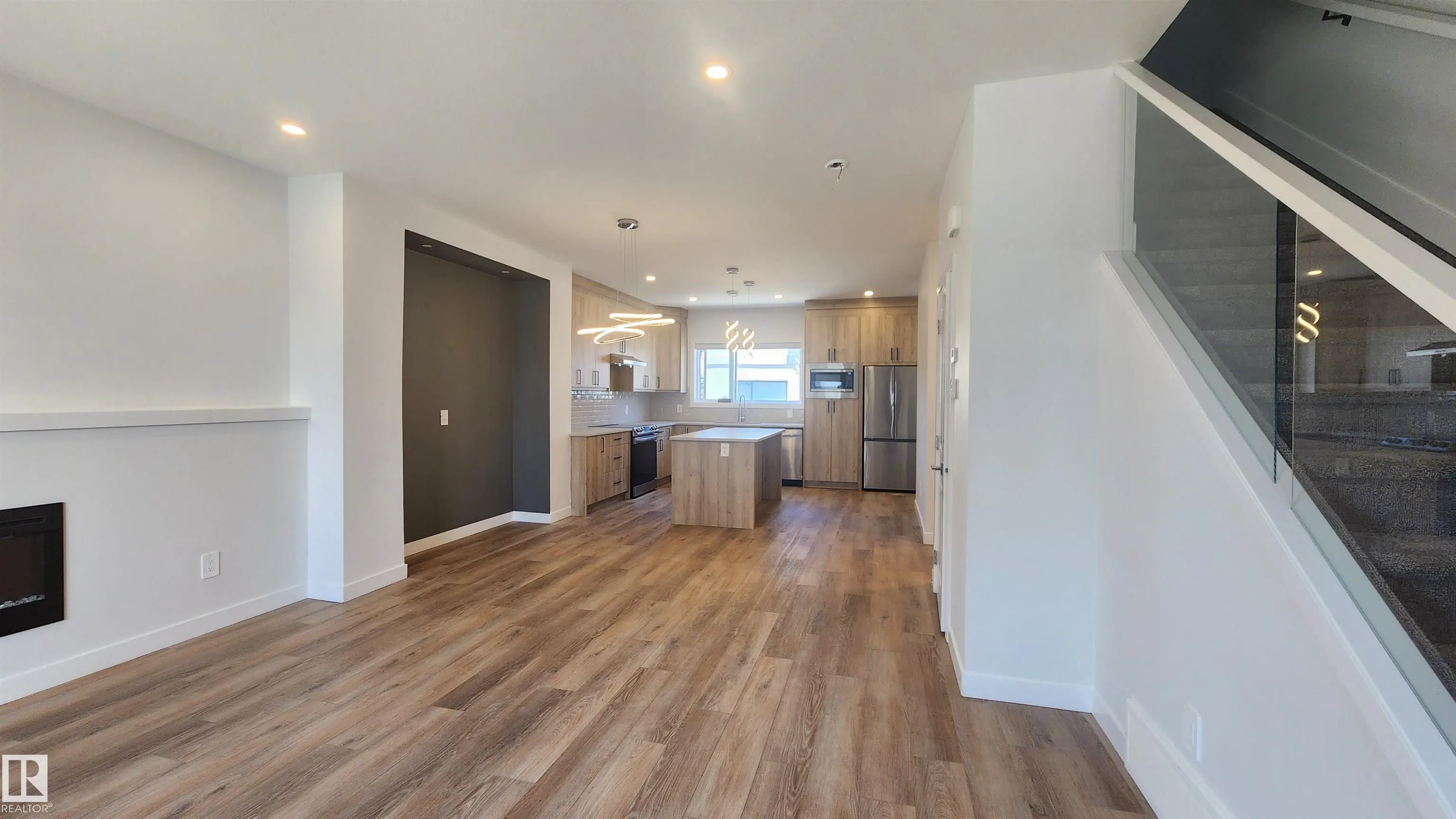 10 SALISBURY Way