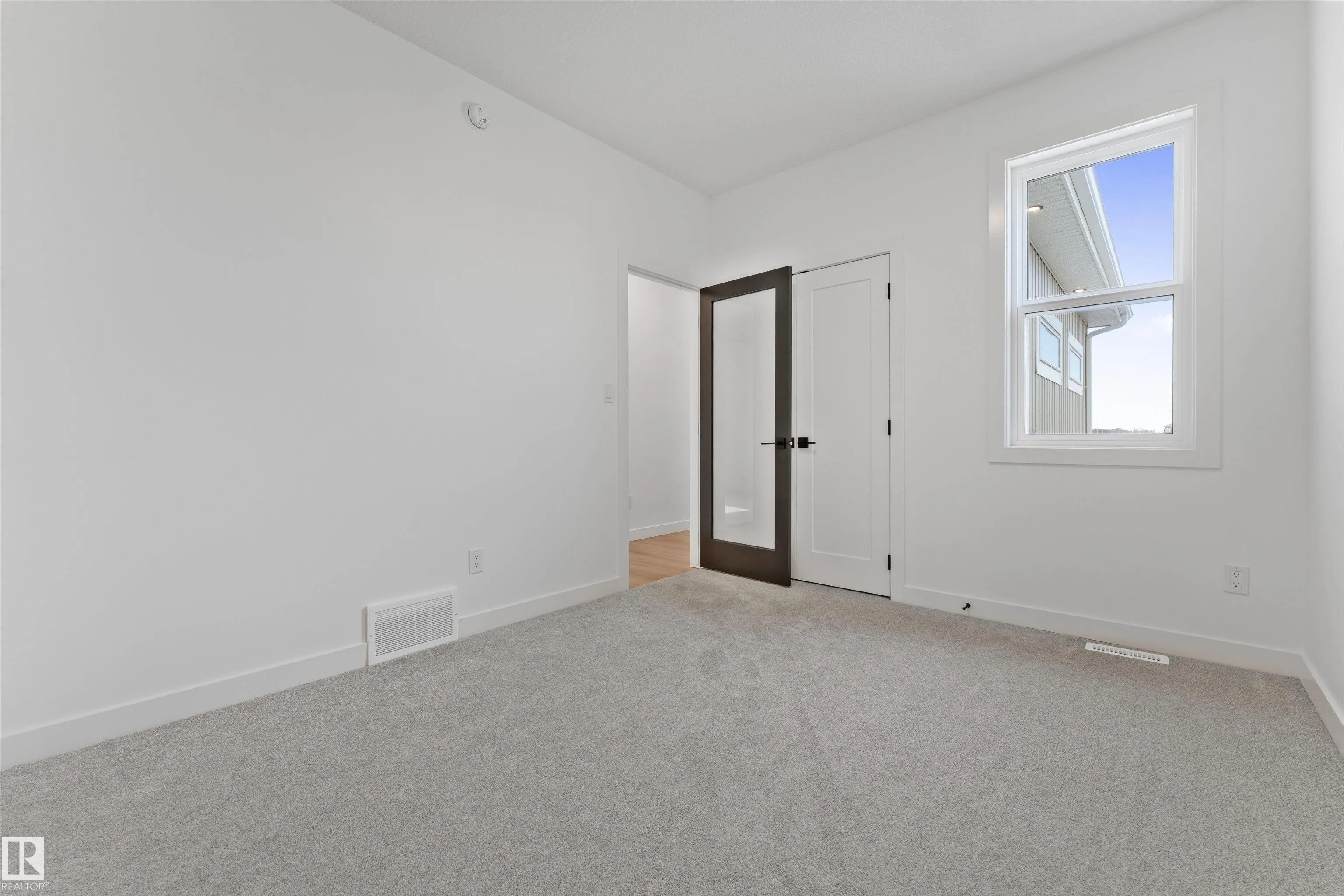 57 ELDRIDGE Point(e)