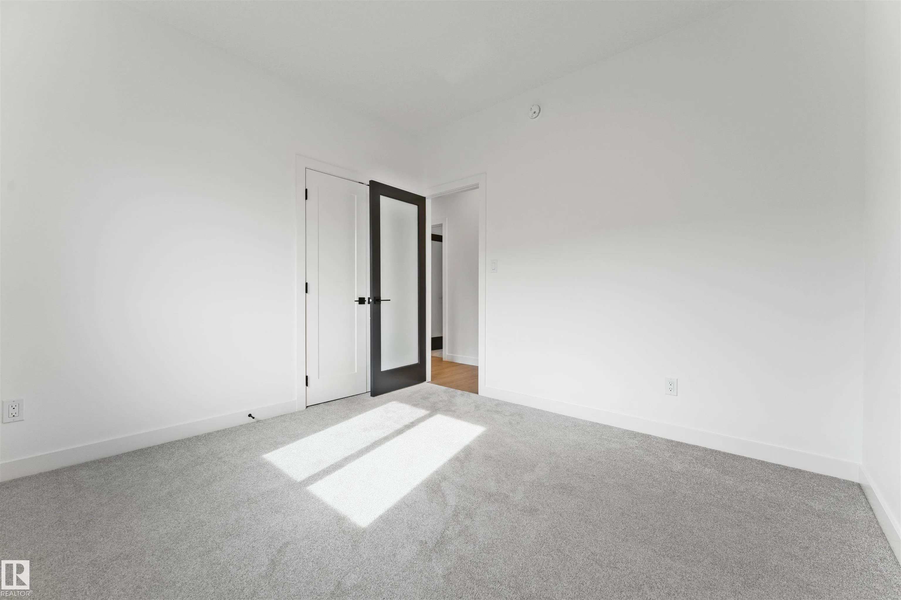 57 ELDRIDGE Point(e)