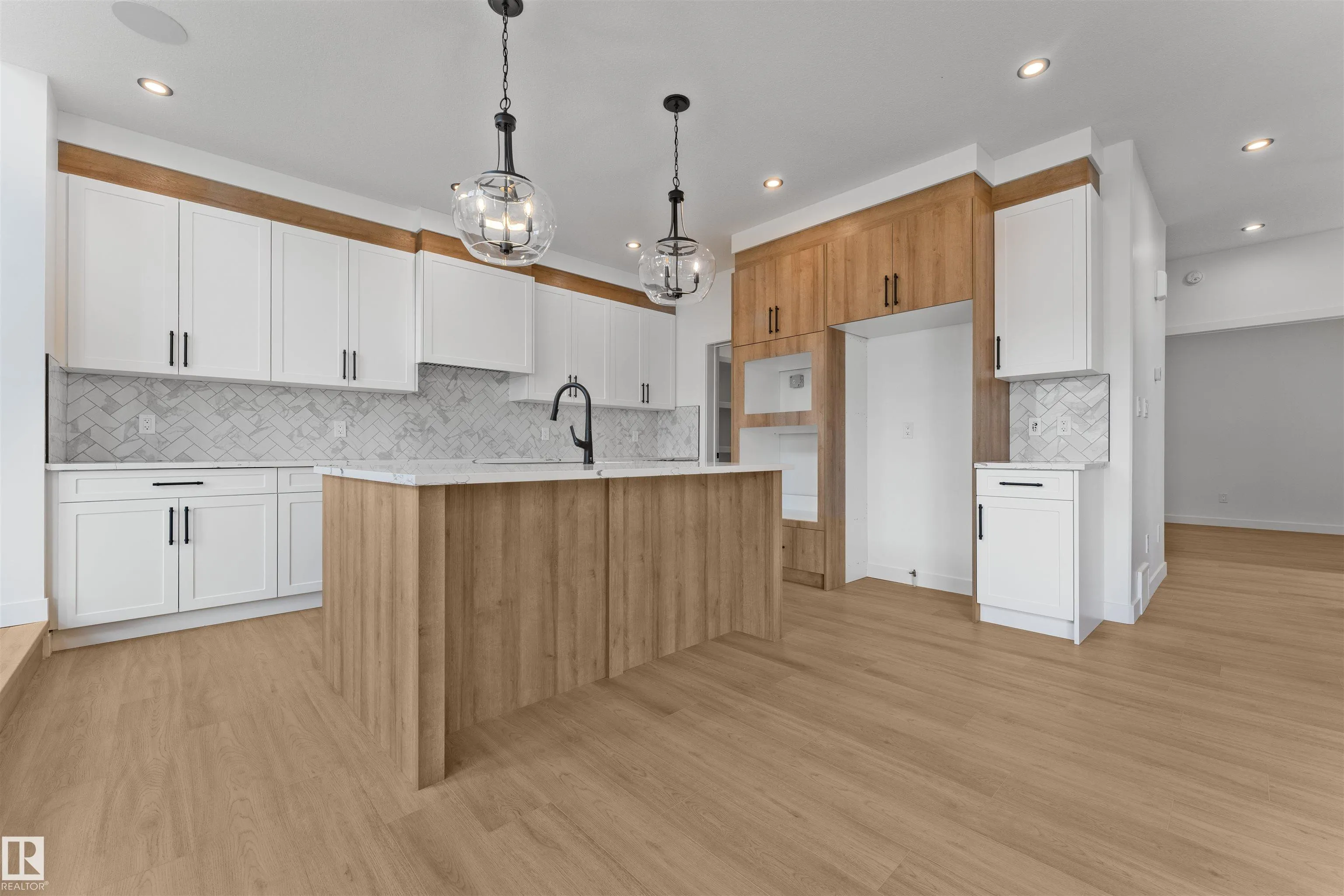57 ELDRIDGE Point(e)