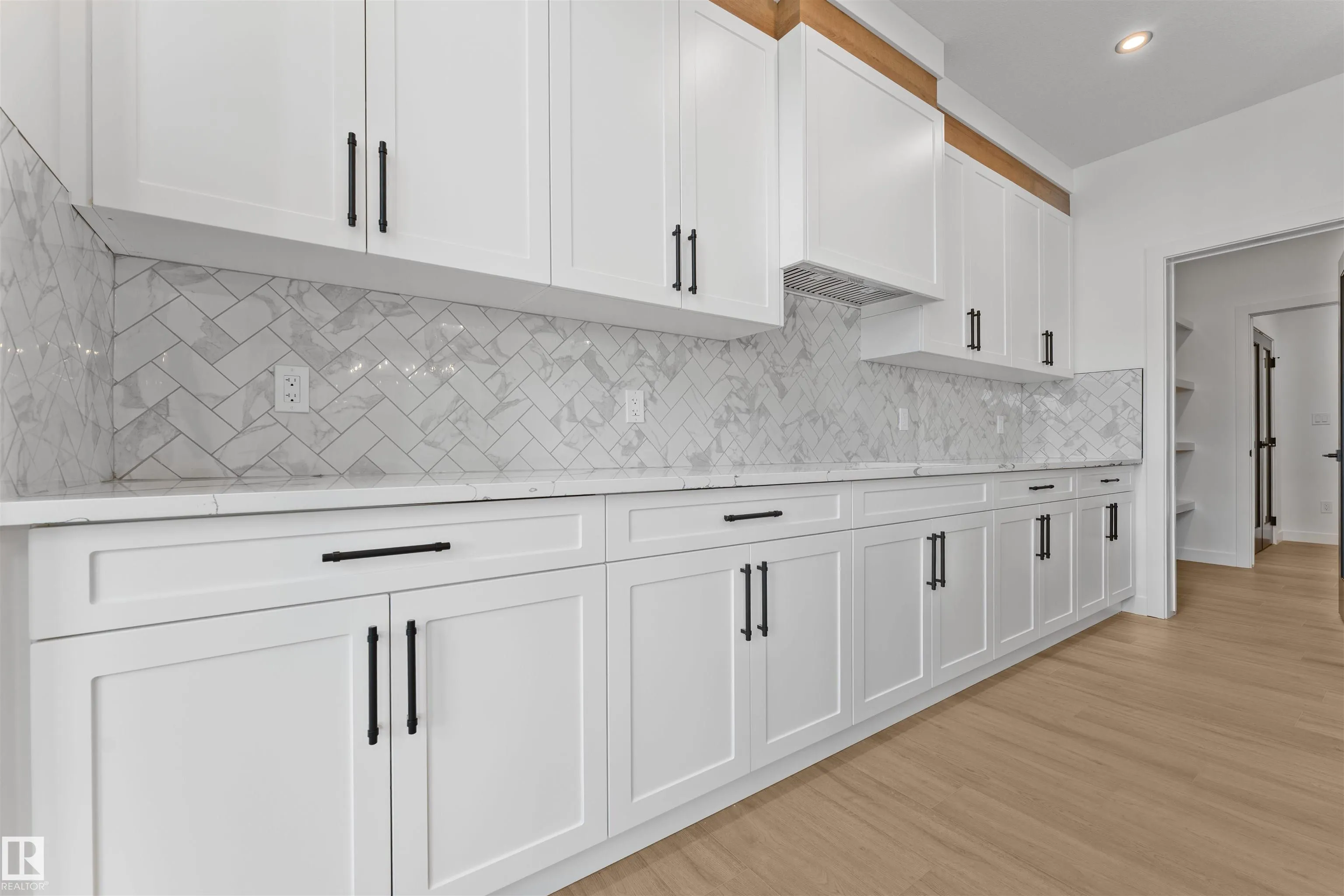 57 ELDRIDGE Point(e)