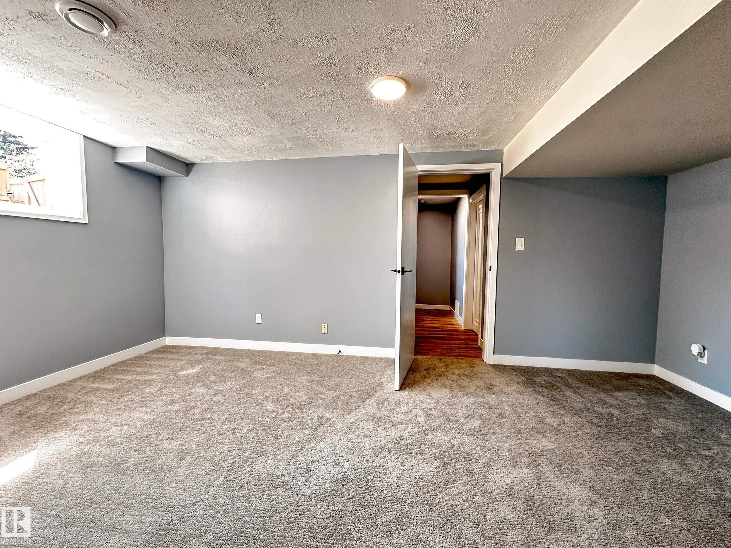 862 ERIN Place