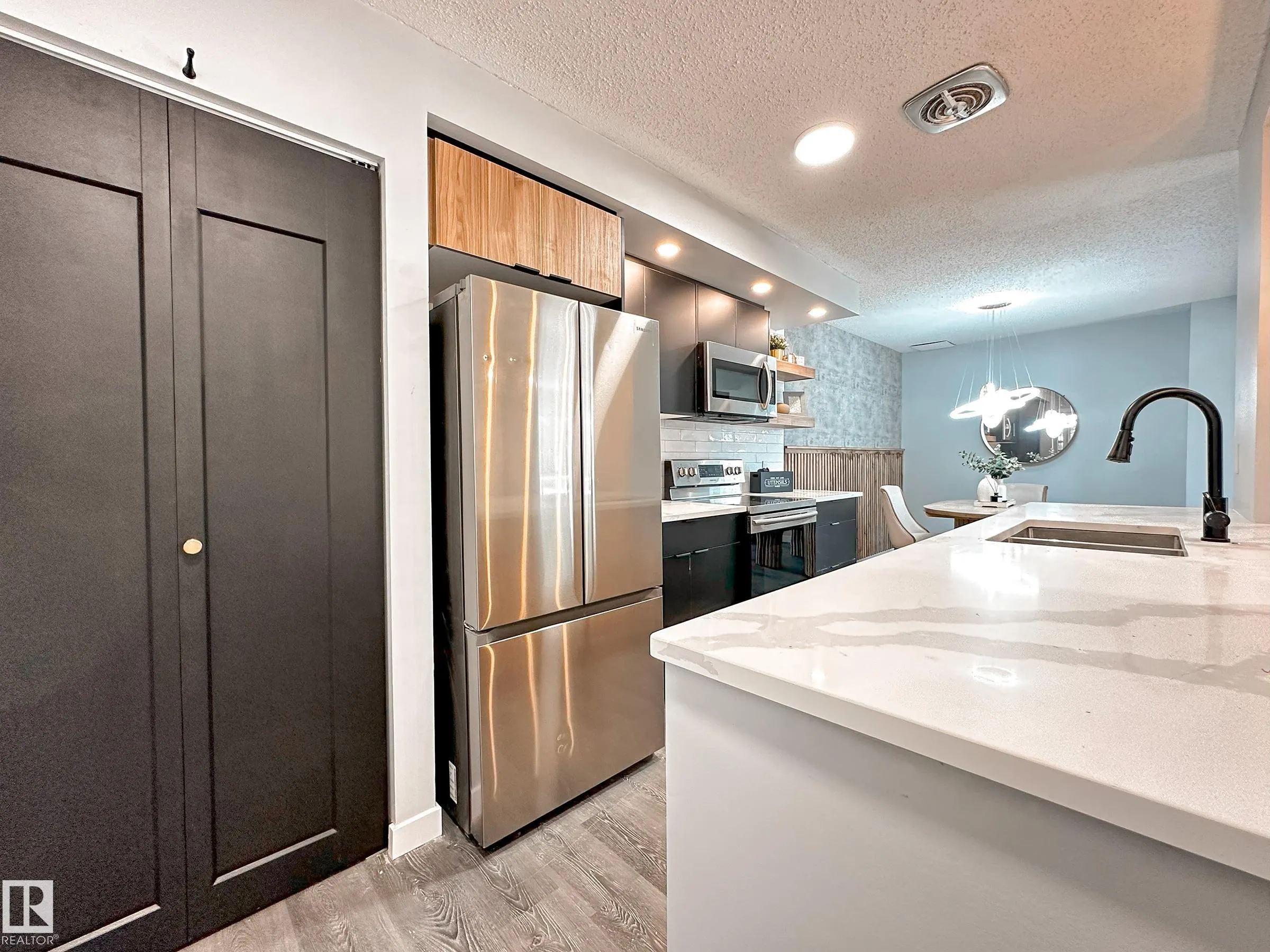 862 ERIN Place