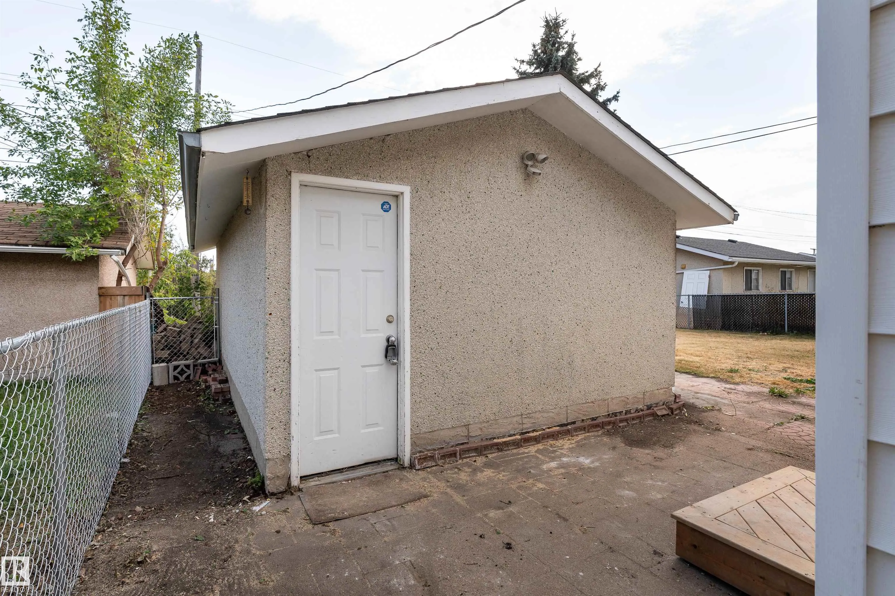 10519 40 Street