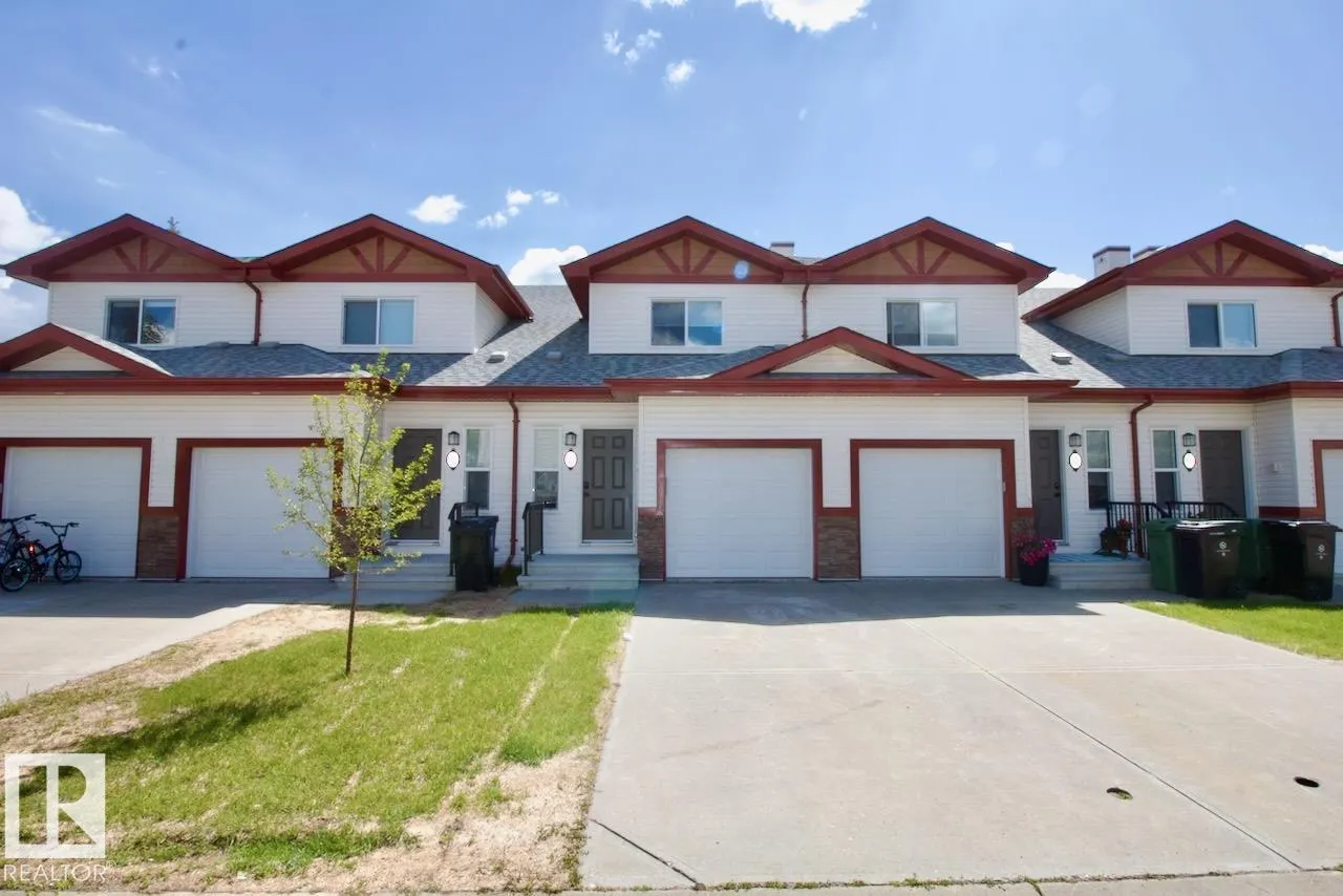 15 WOODSMERE Close