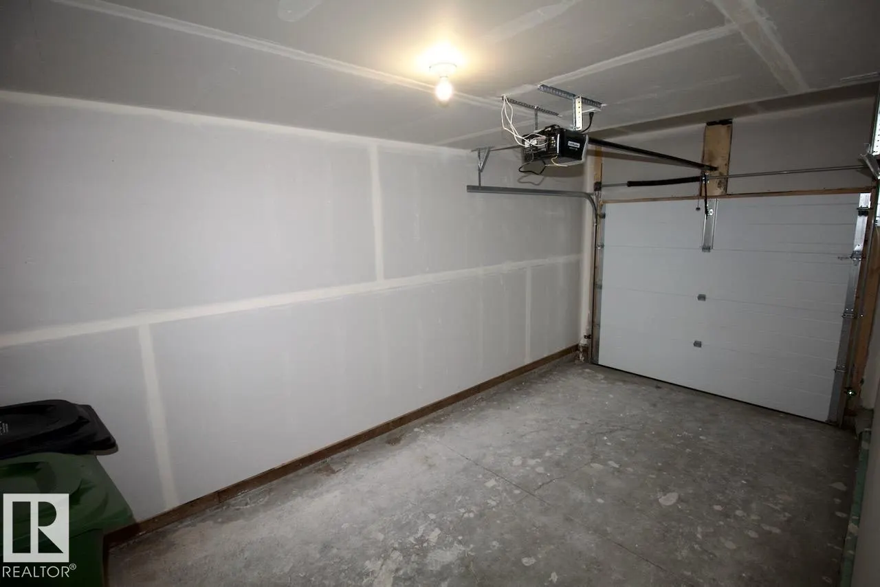 15 WOODSMERE Close