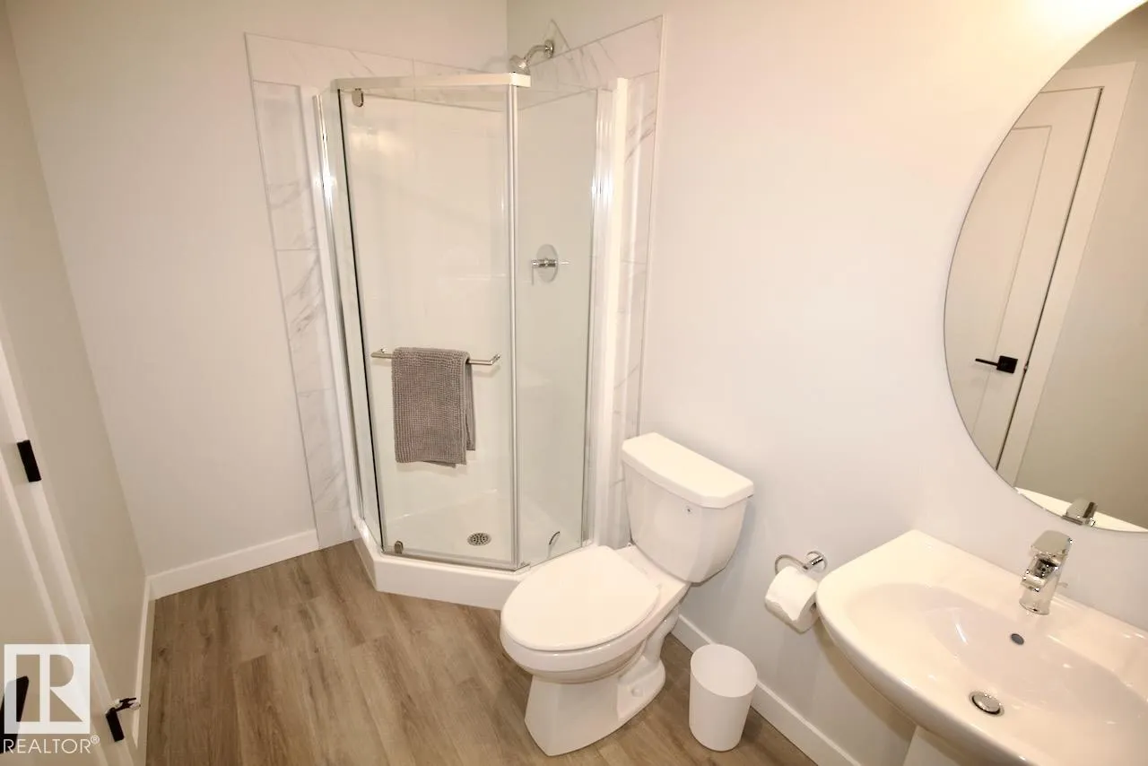 15 WOODSMERE Close