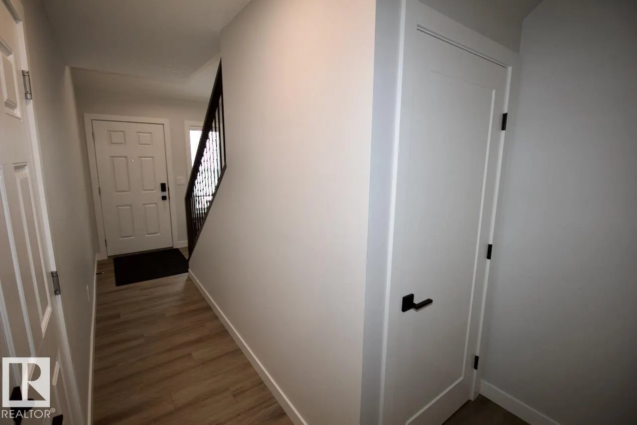 15 WOODSMERE Close