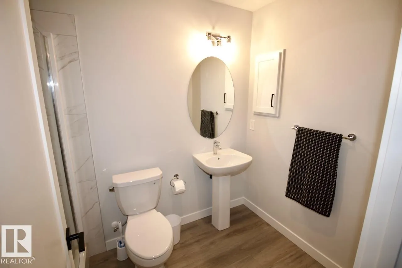 15 WOODSMERE Close