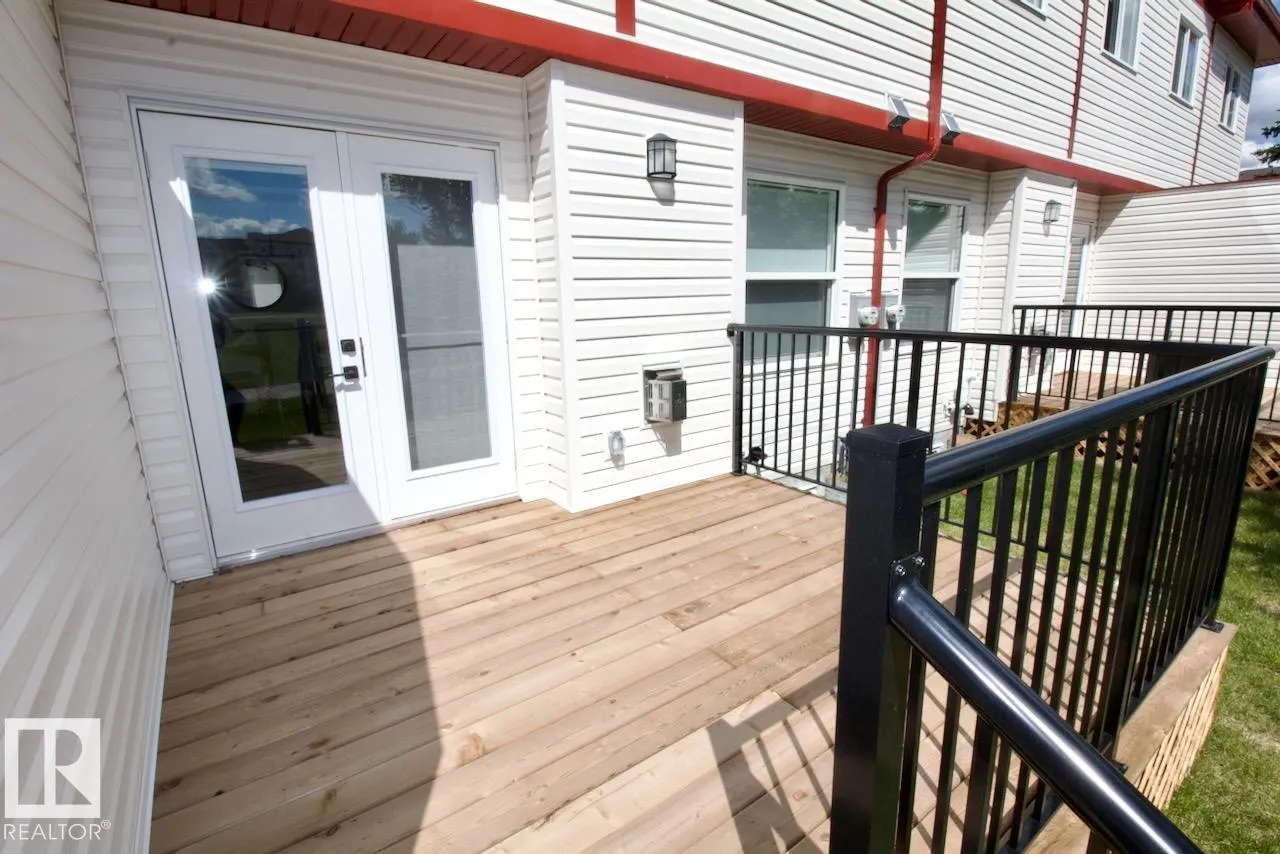 15 WOODSMERE Close