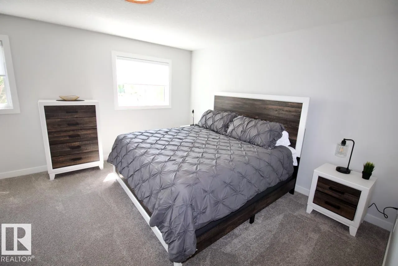 15 WOODSMERE Close