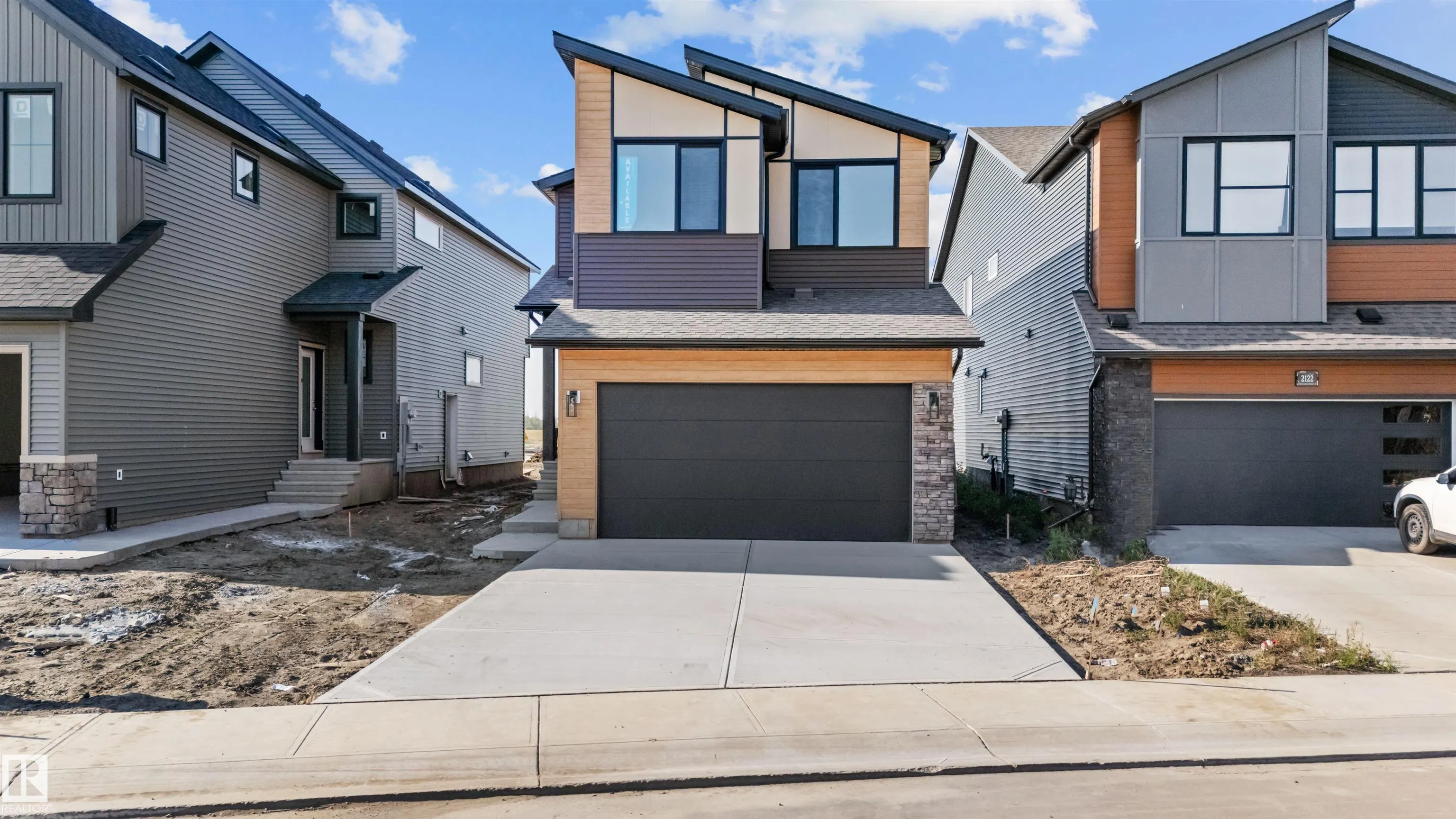 2124 MUCKLEPLUM Crescent