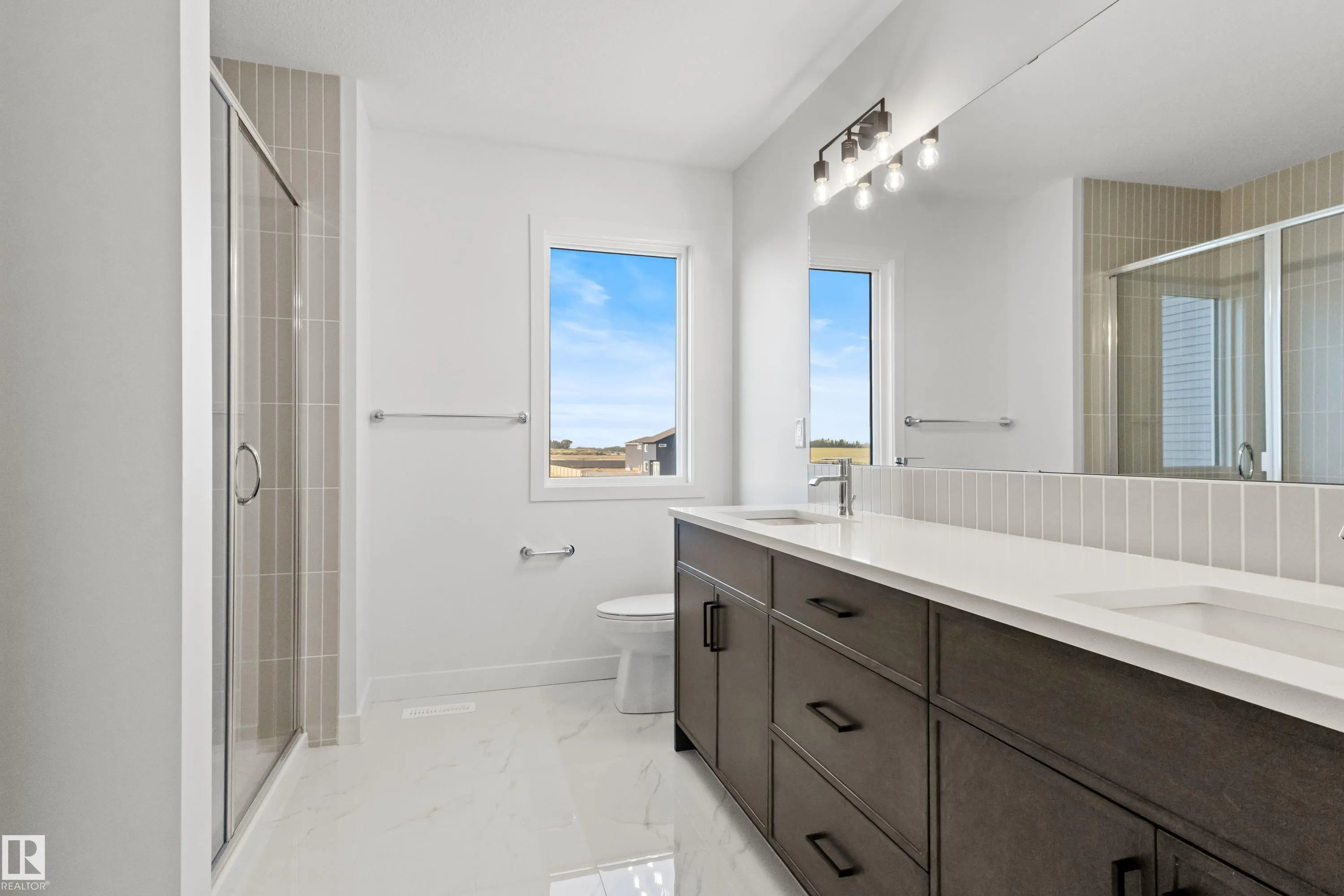 2124 MUCKLEPLUM Crescent