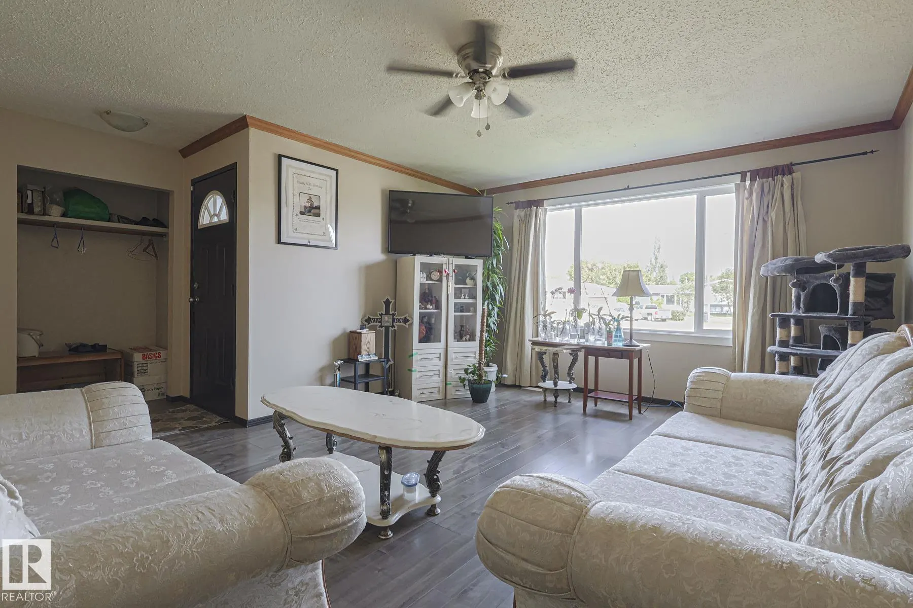 128 CAMELOT Avenue