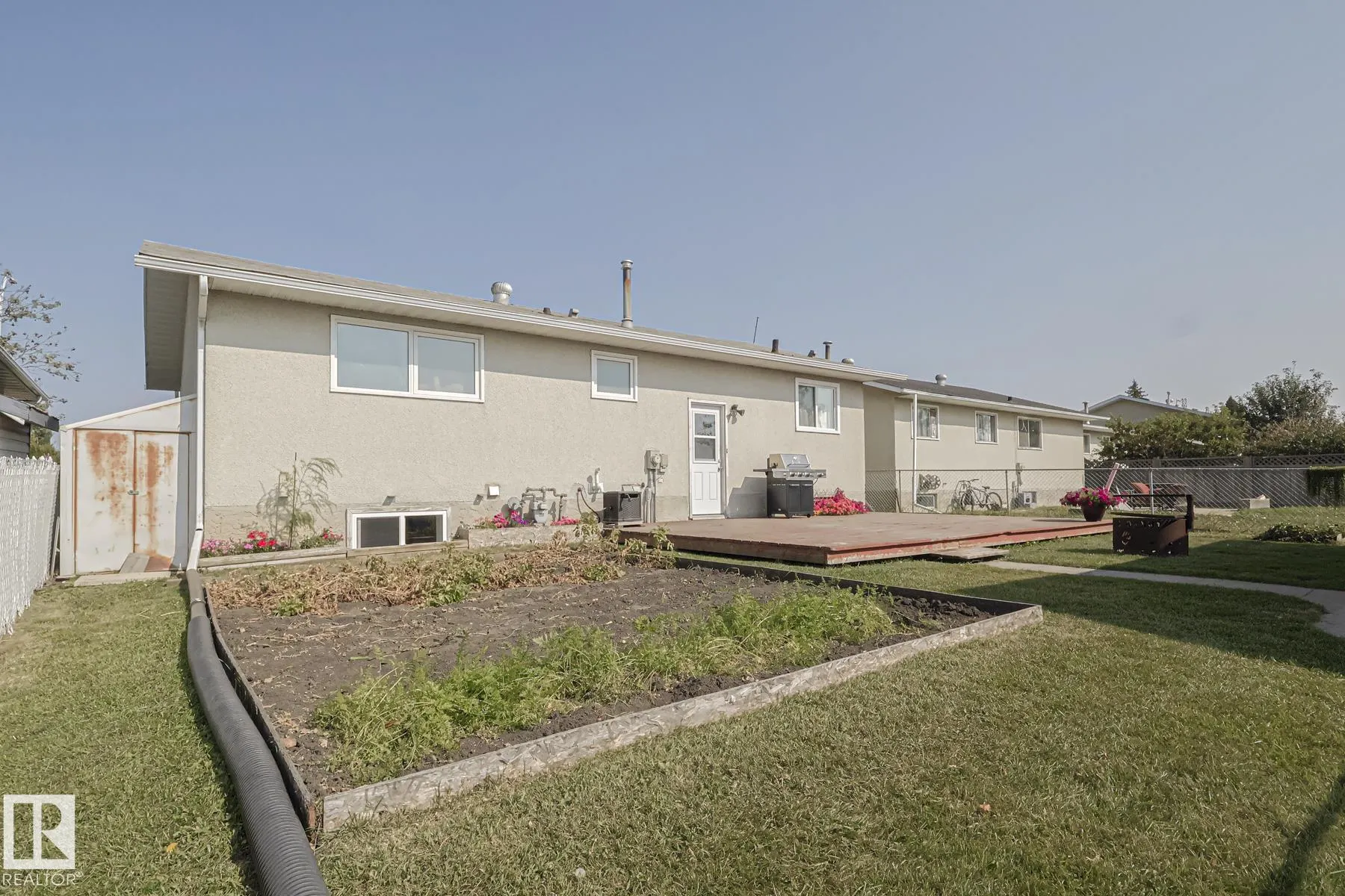 128 CAMELOT Avenue