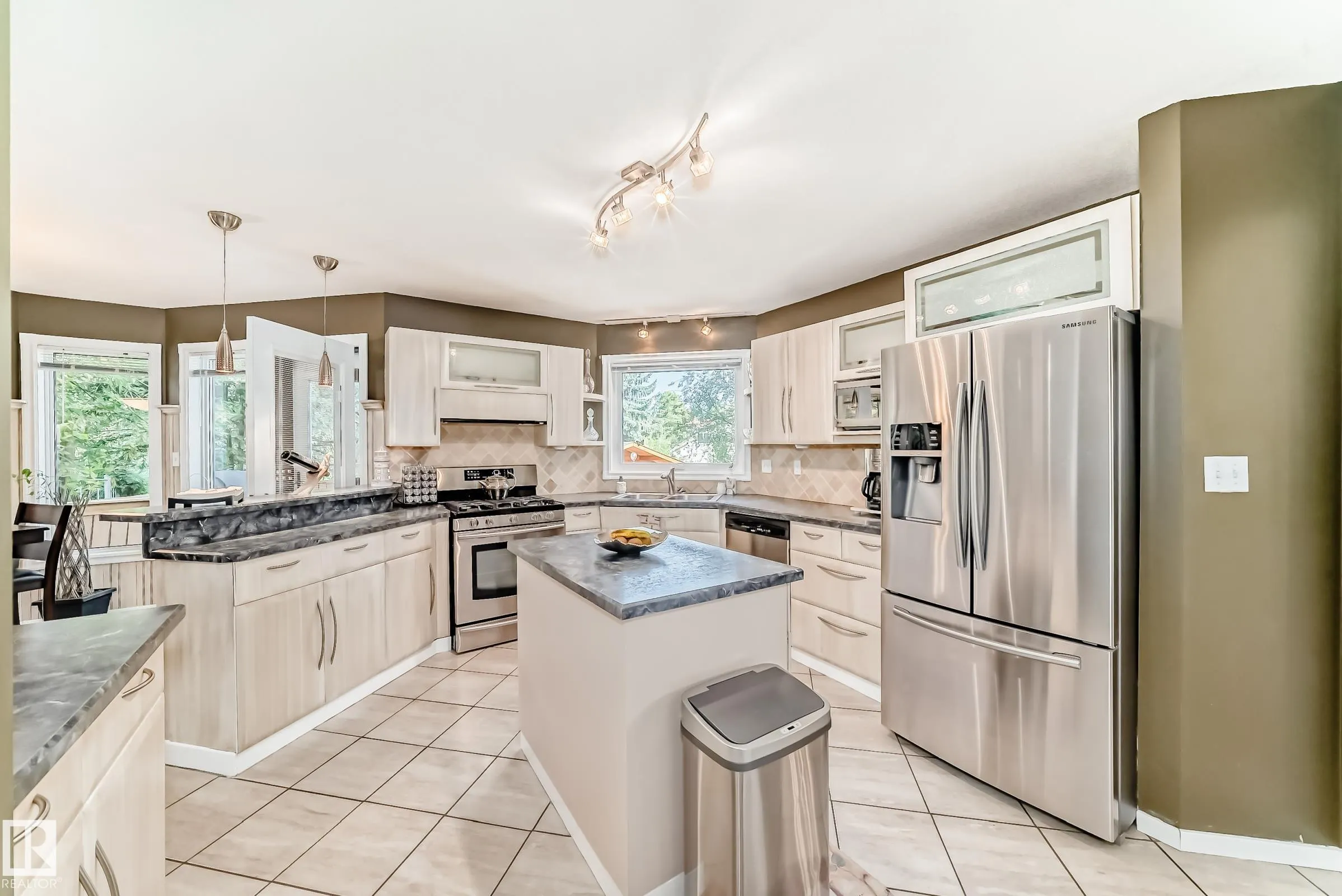 288 ORMSBY Road