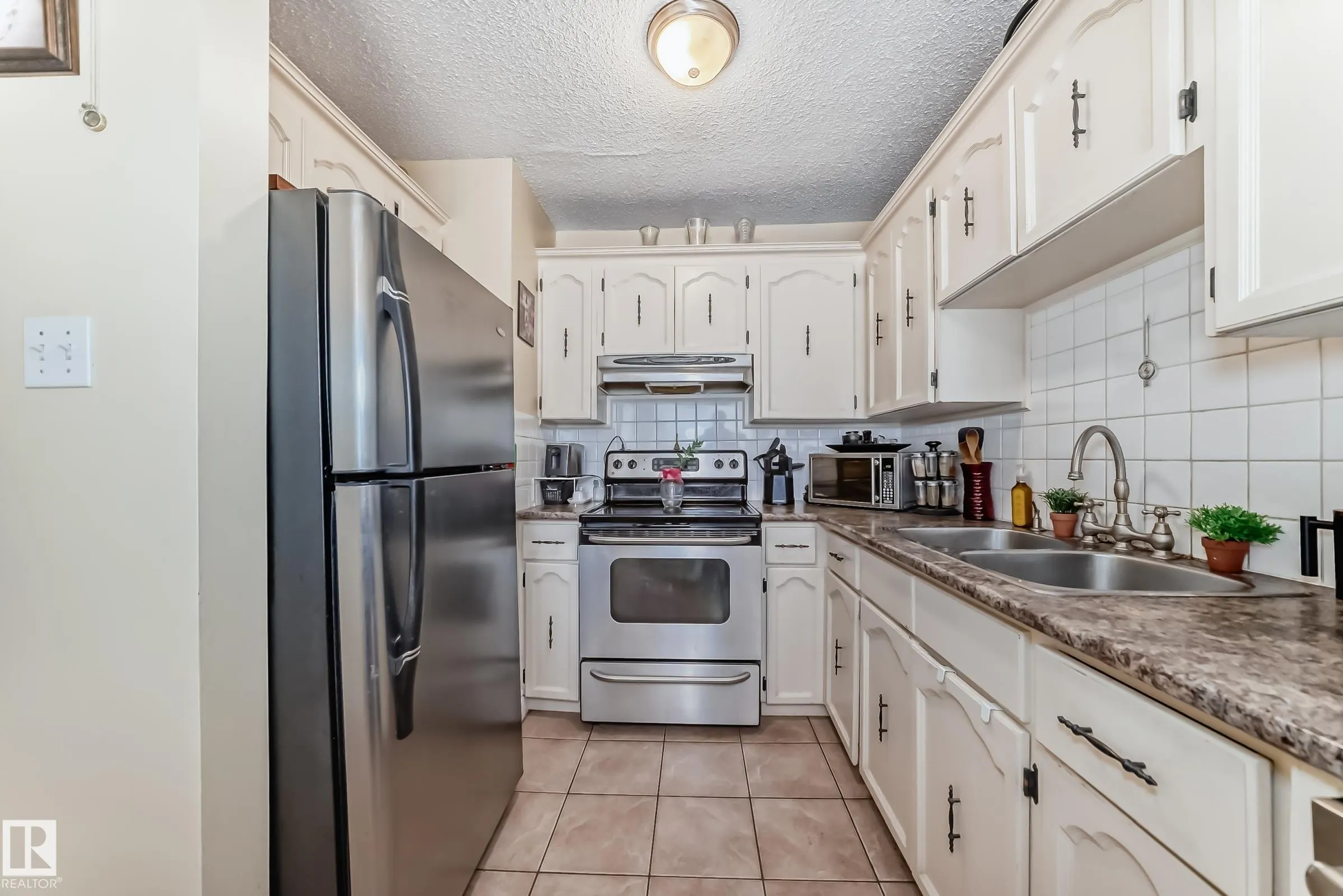 472 CLAREVIEW Road
