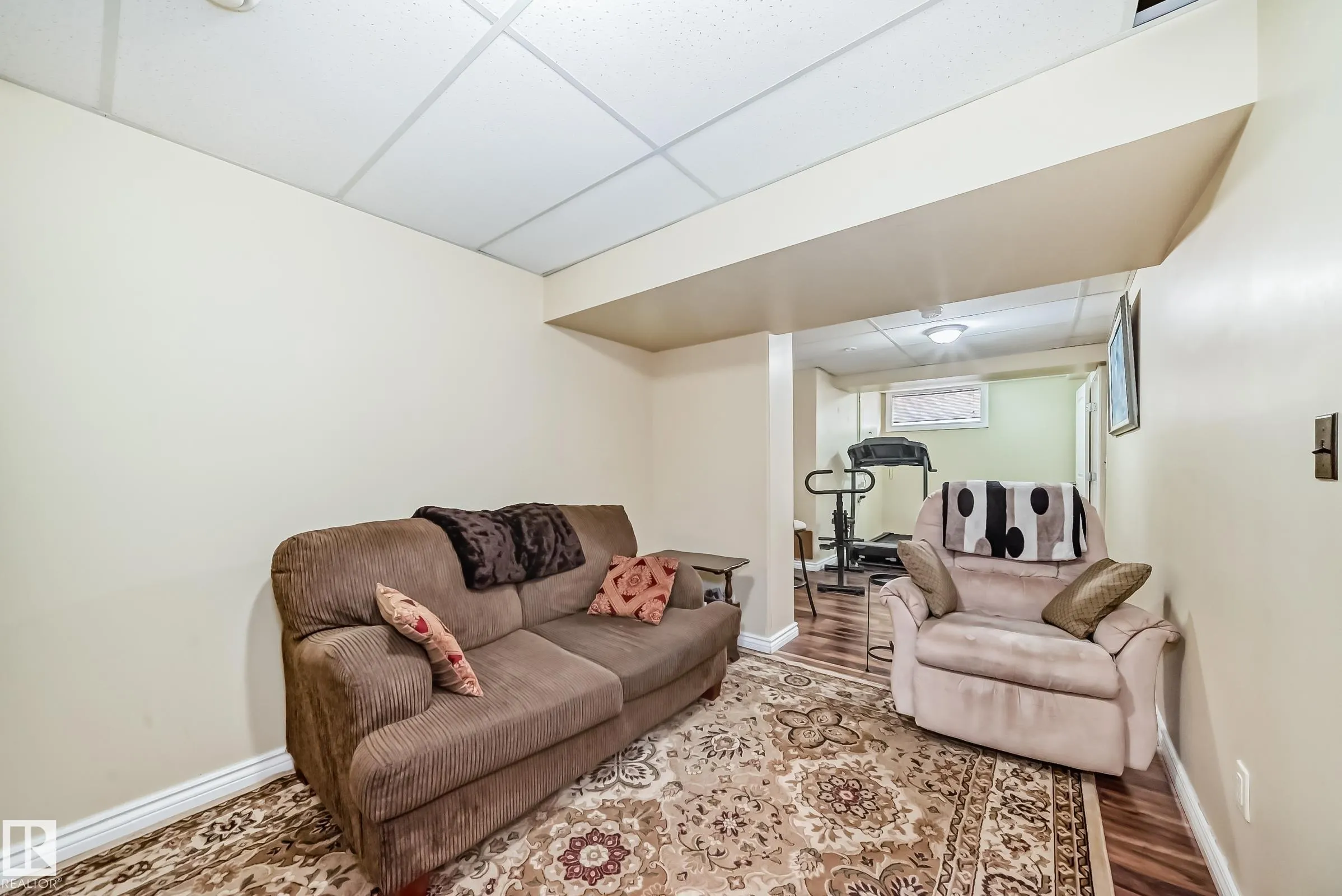 472 CLAREVIEW Road