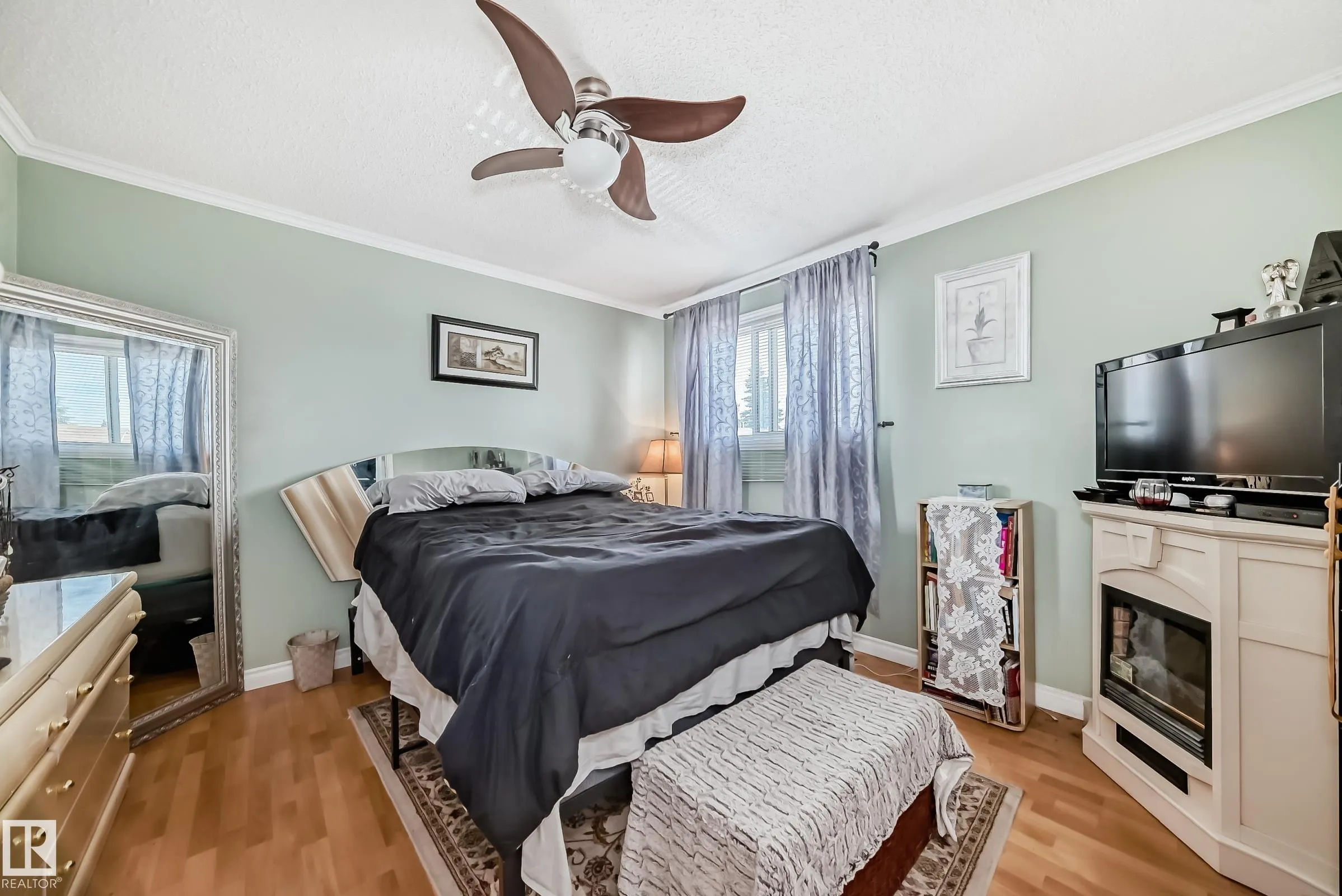 472 CLAREVIEW Road